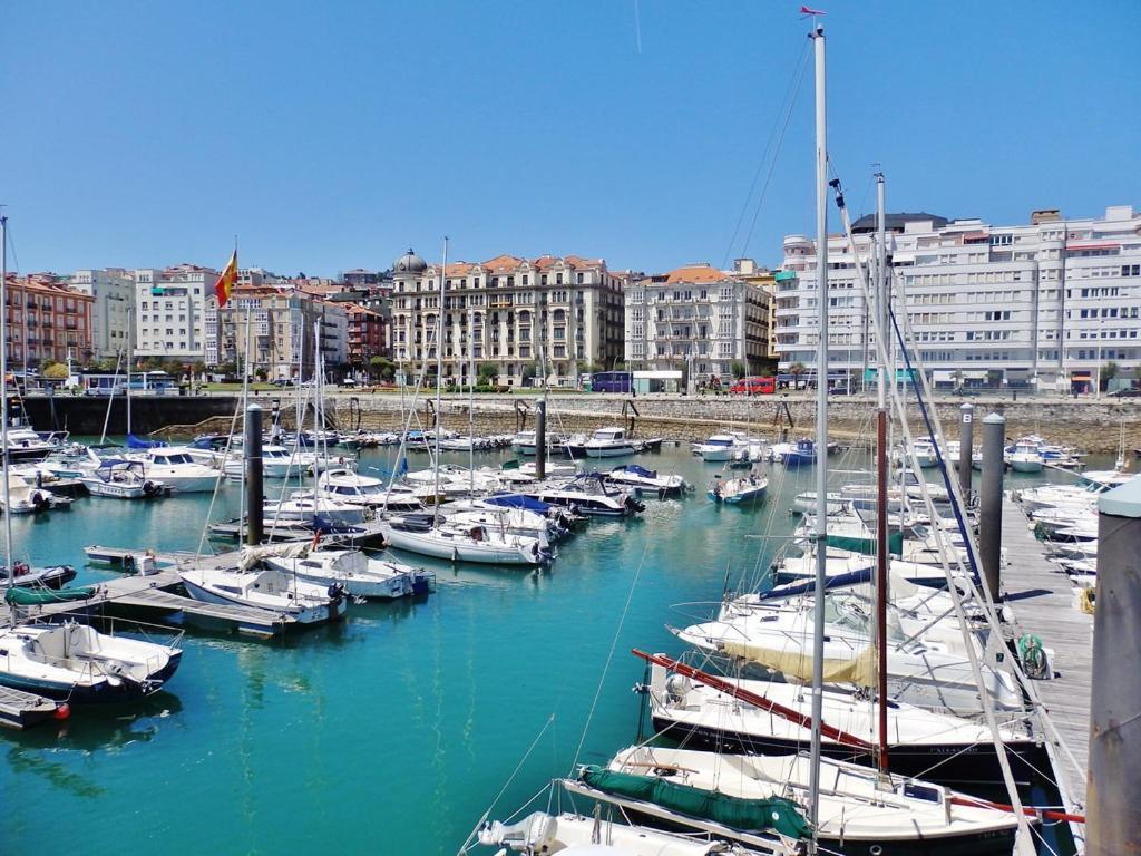 A Estrenar Junto Al Sardinero *