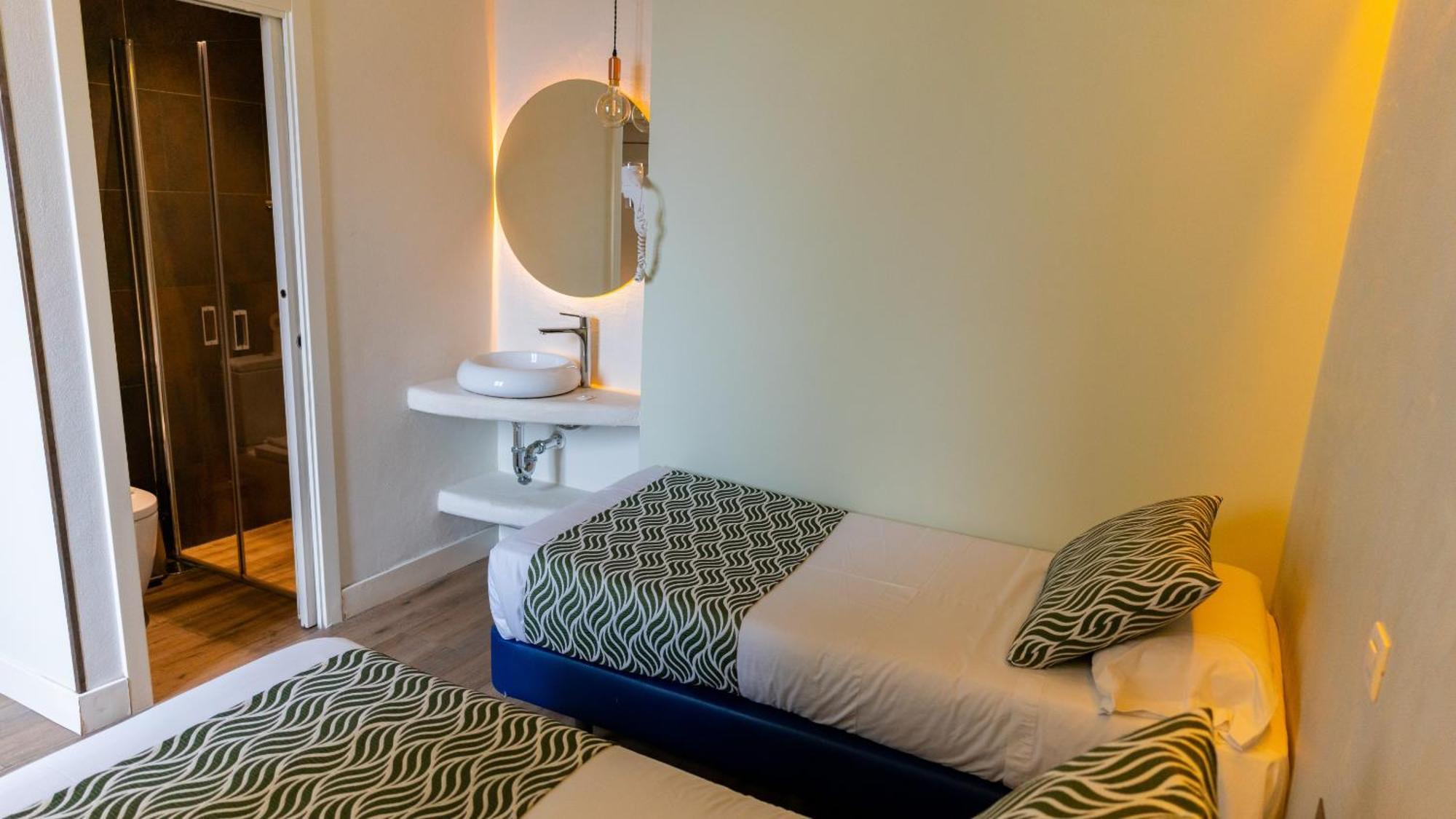 Charlotte-gran Via Hostel *