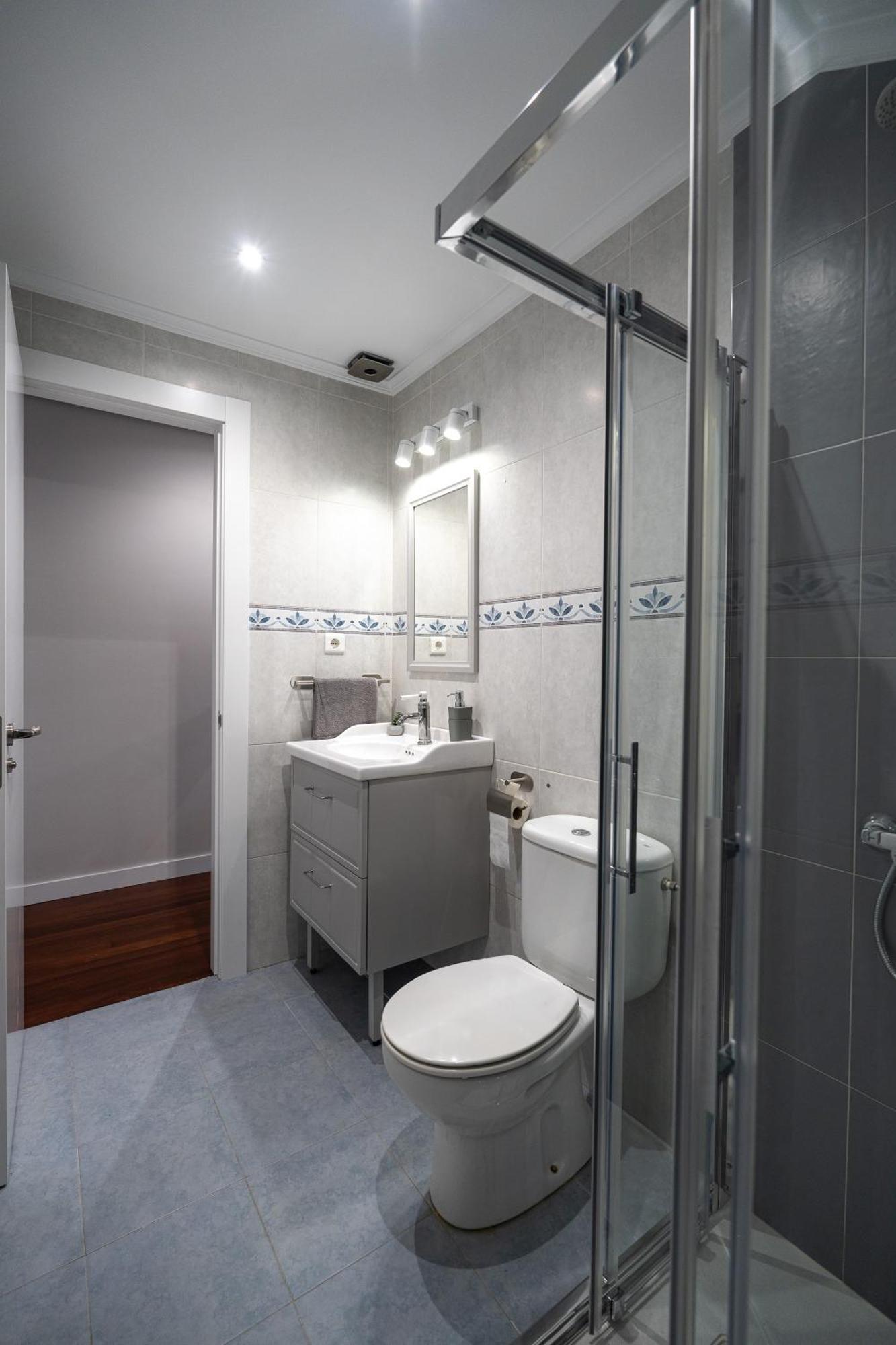 Apartamento Ideal Parejas A 5 Minutos De Santander Con Plaza De Garaje