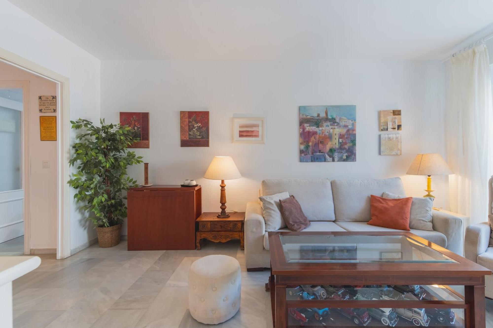 Apartamento Amplio Y Luminoso De 2 Cerca De La Plaza Del Caballo, *