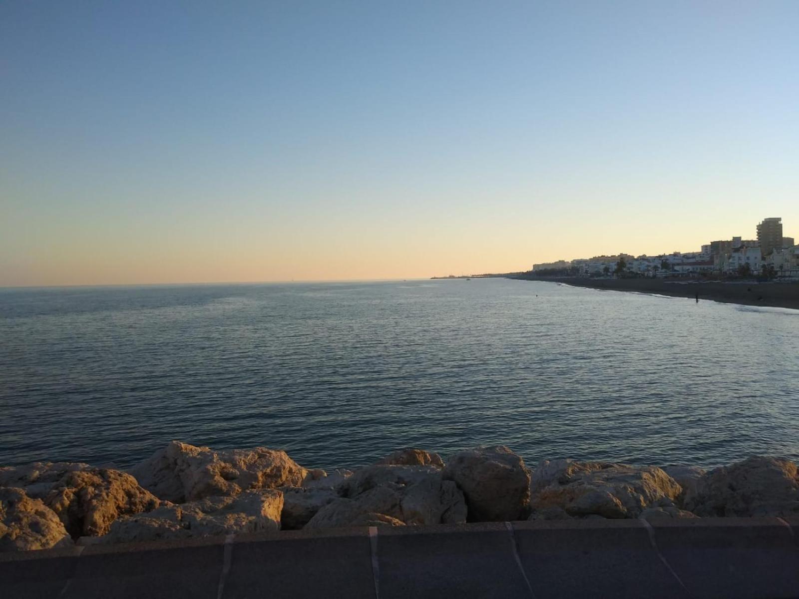 Apartamento Nuevo Roca Chica, Primera Línea Playa,torremolinos
