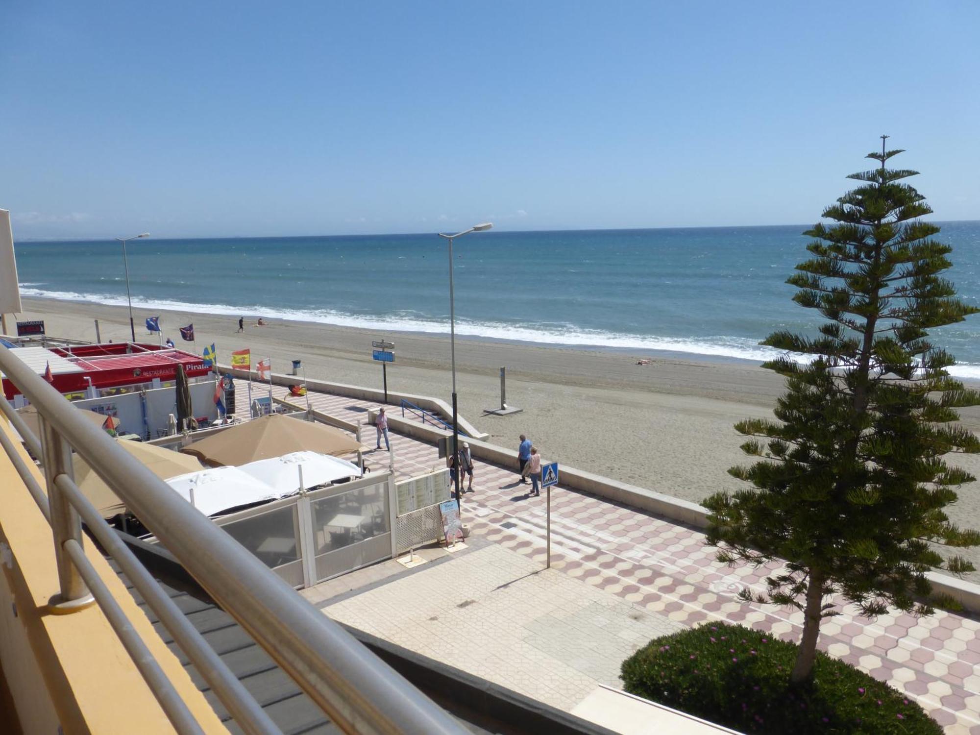 Apartment 1 Bedroom Penthouse On Front Line Of The *