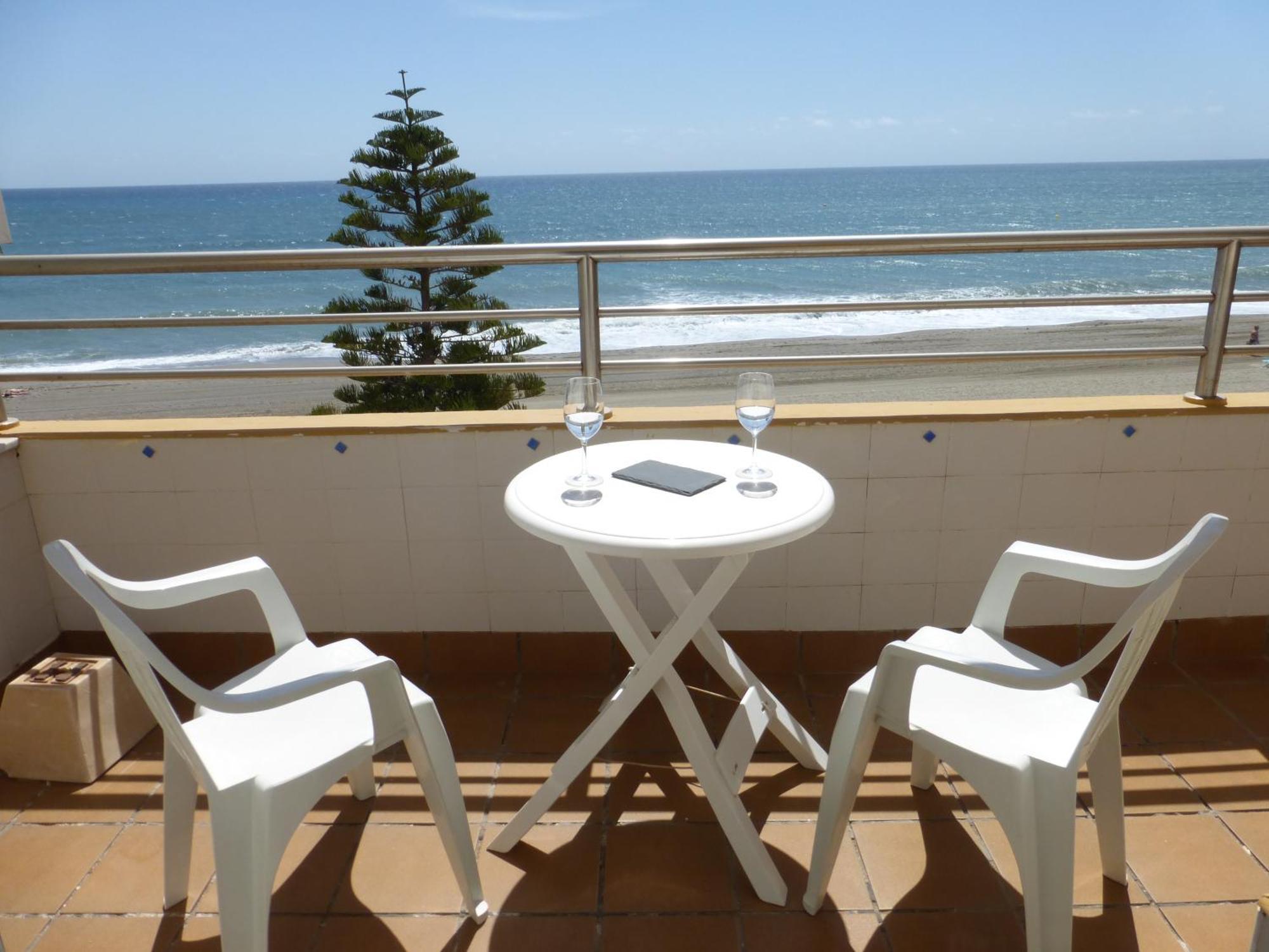 Apartment 1 Bedroom Penthouse On Front Line Of The Roquetas de Mar