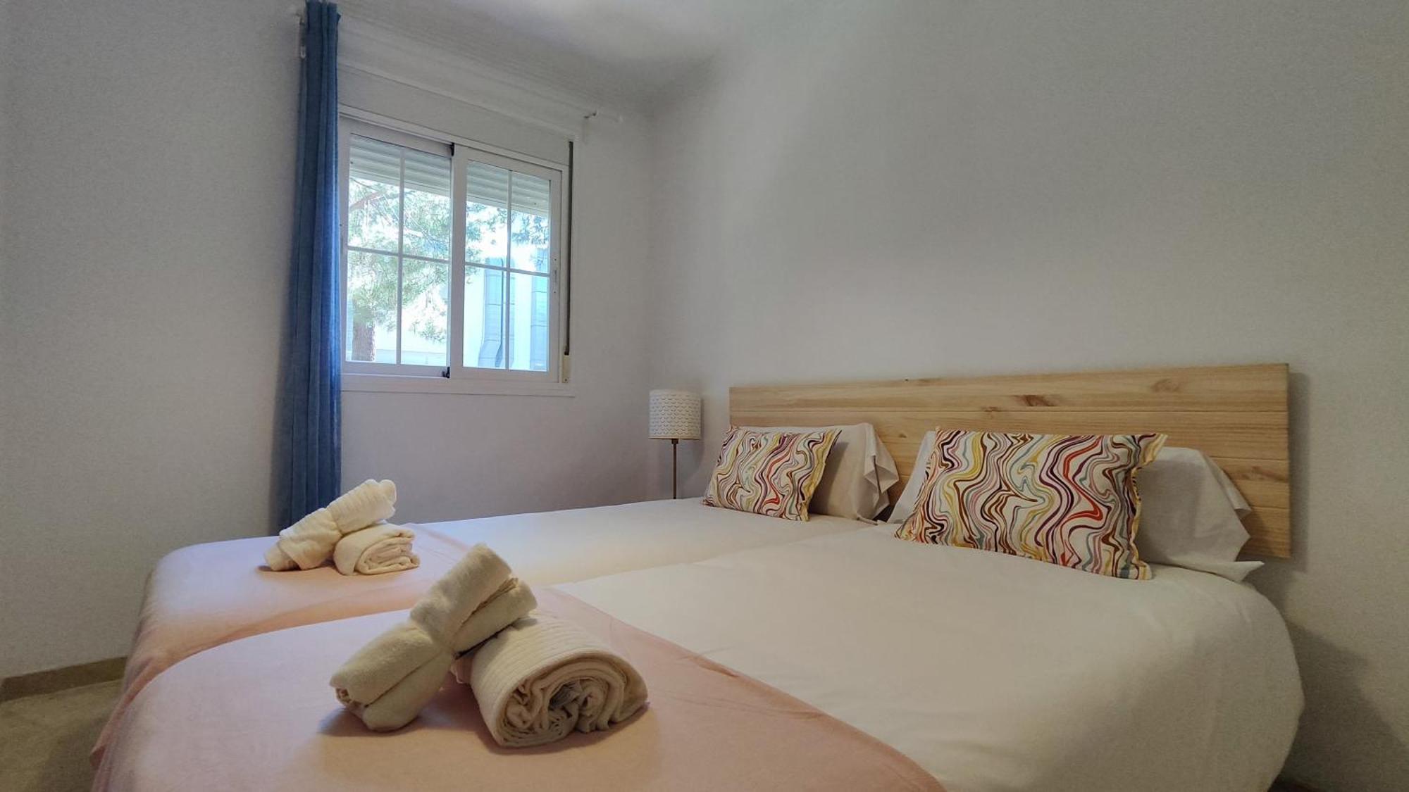 Pinogolf Elviria With Free Parking, Wifi, Pool And Large Terrace Apartamento Marbella
