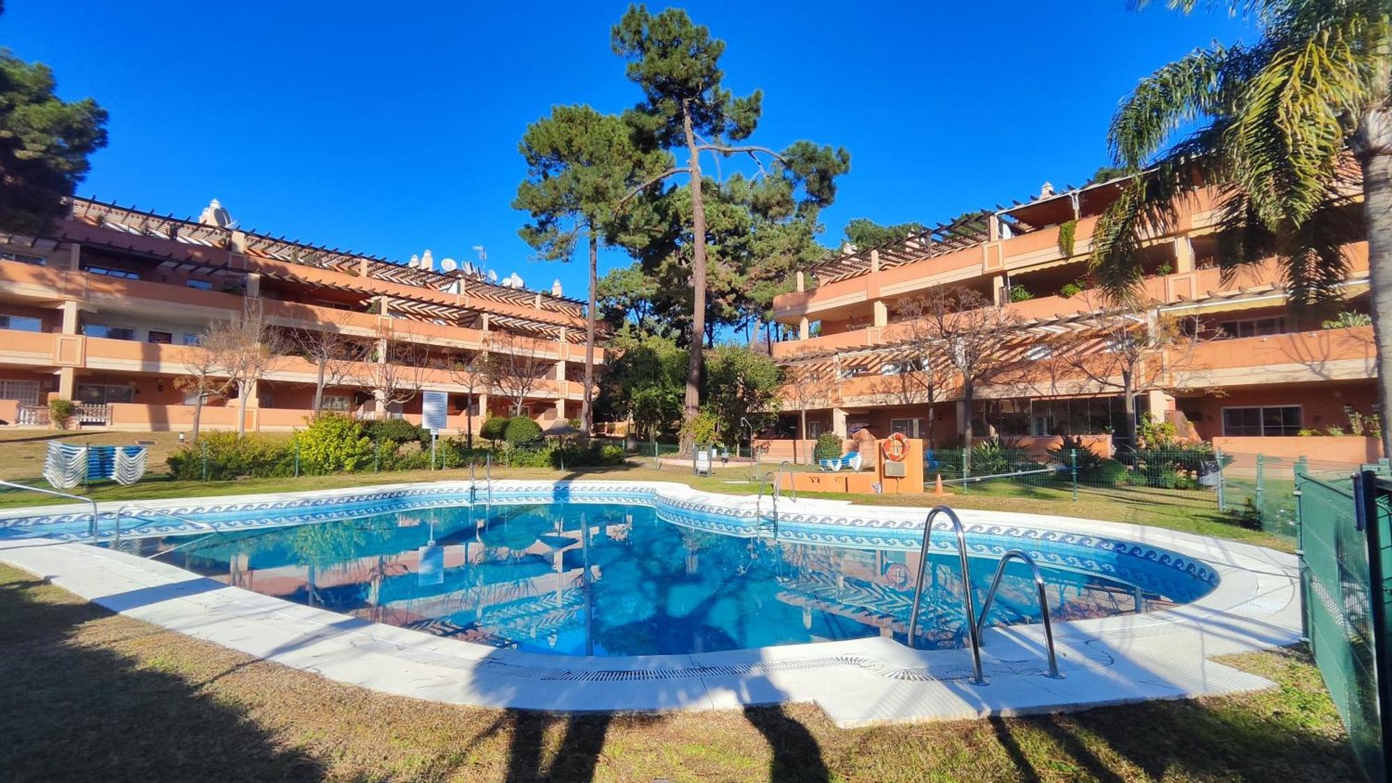 Apartamento Pinogolf Elviria With Free Parking, Wifi, Pool And Large Terrace