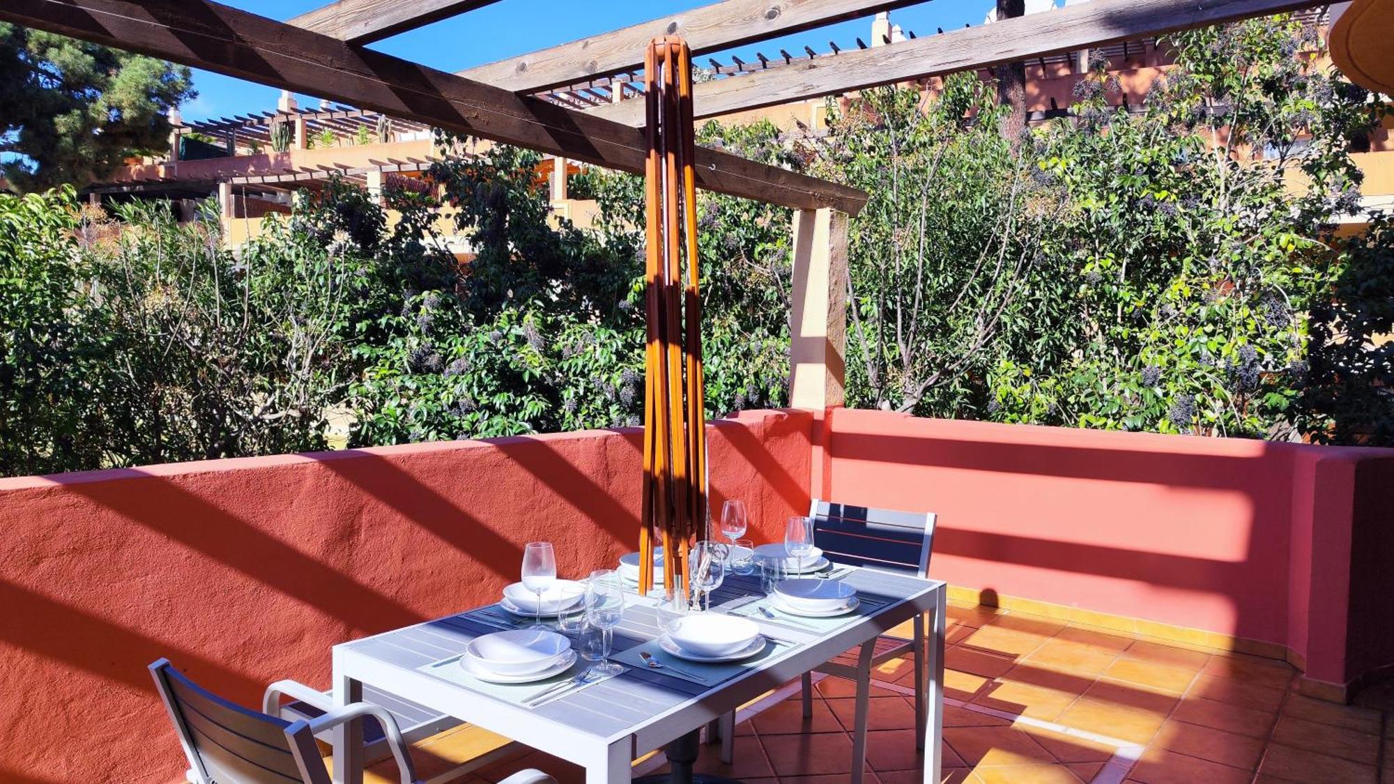 Pinogolf Elviria With Free Parking, Wifi, Pool And Large Terrace Apartamento *