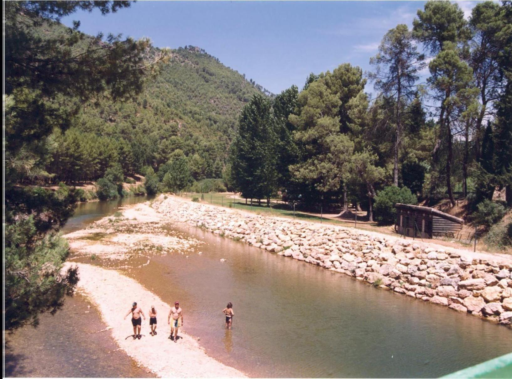 Camping Rural Llanos De Arance Coto Ríos