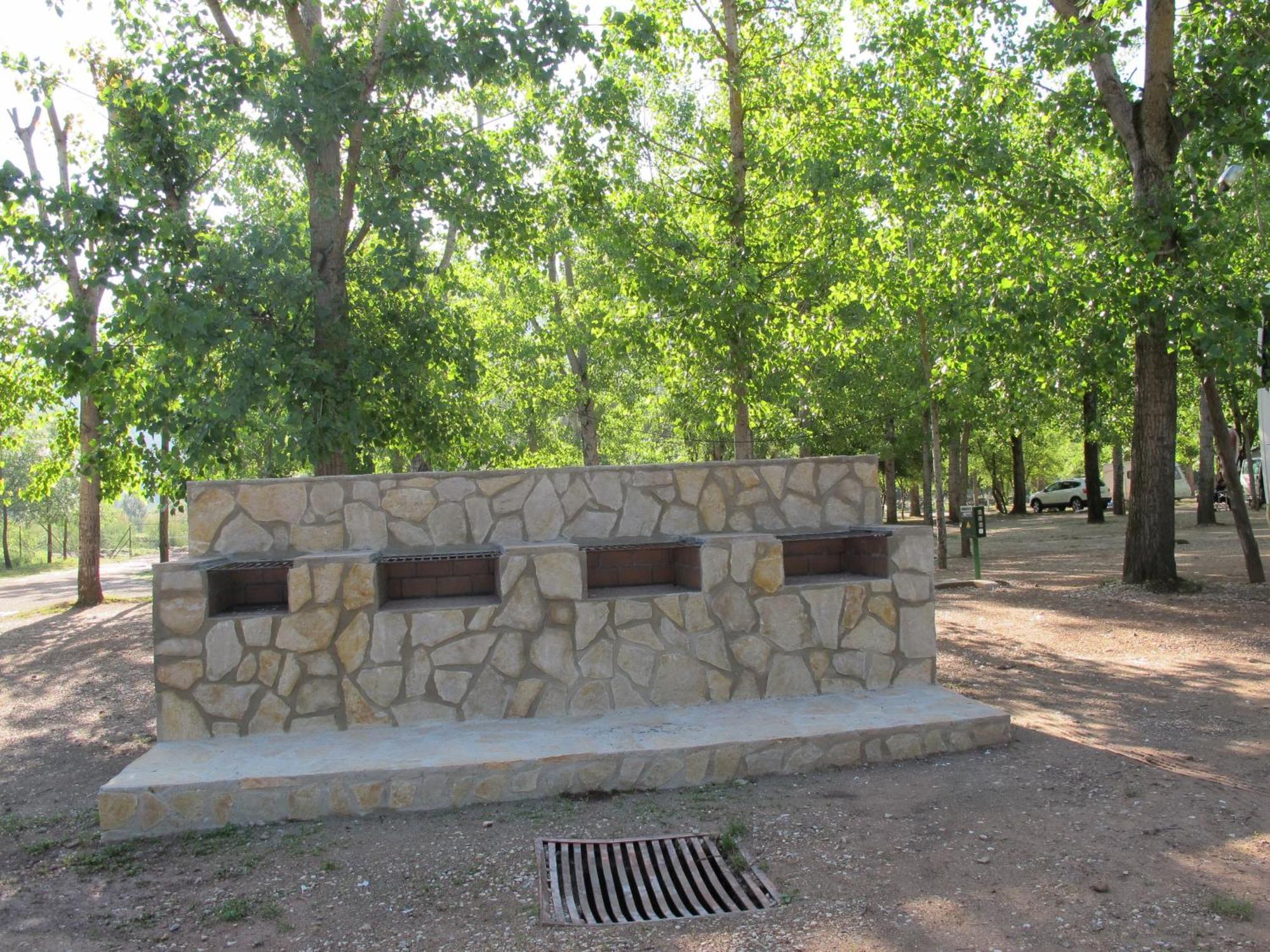 Camping Rural Llanos De Arance Coto Ríos