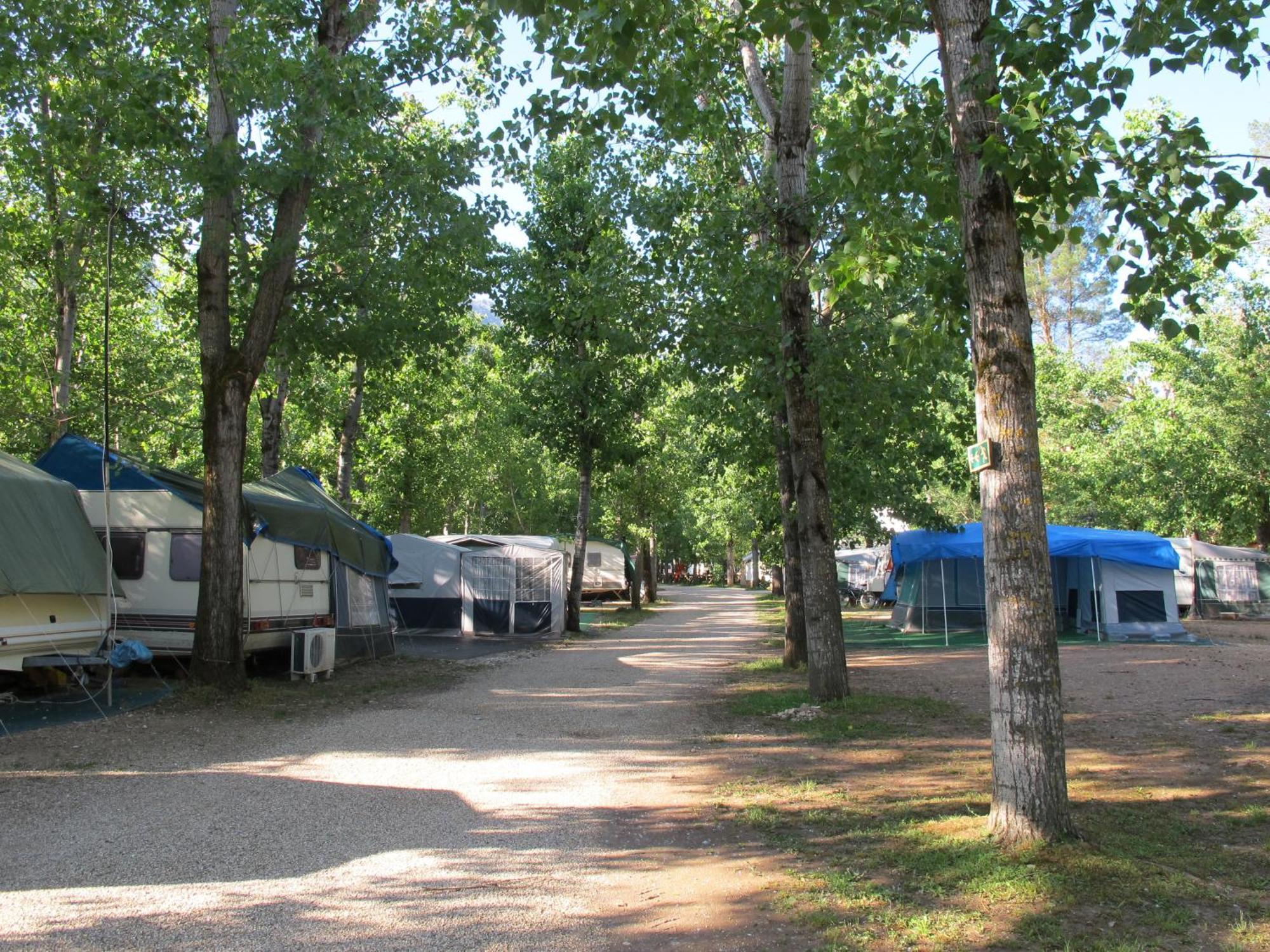Rural Llanos De Arance Camping *