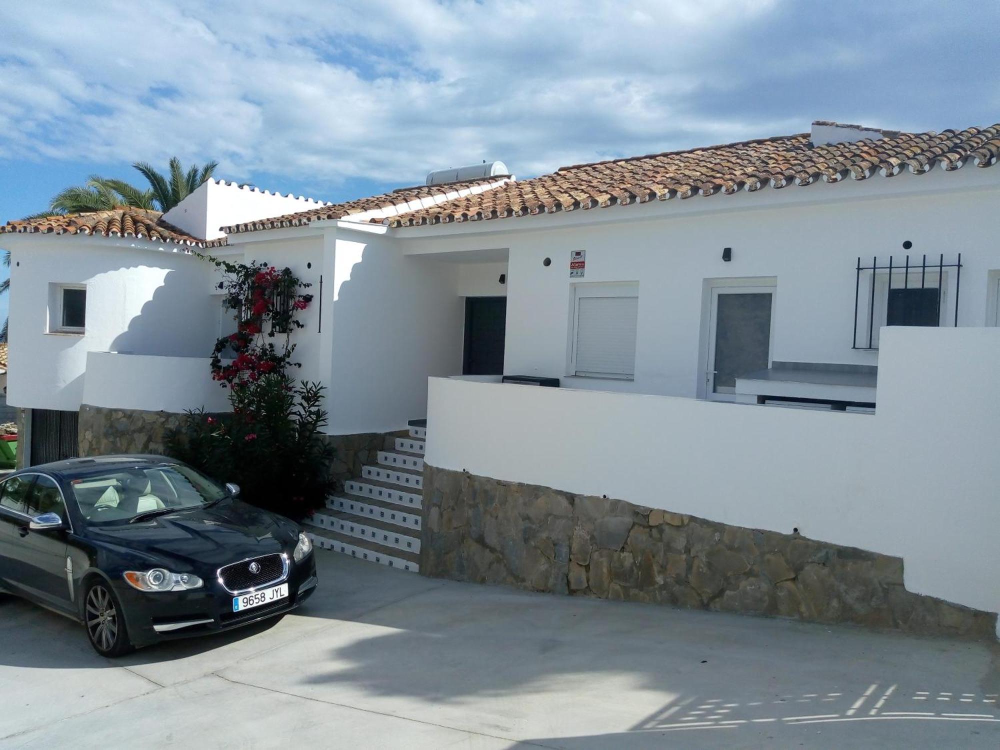 Torreguadiaro - 2 Mins Walk From The Bars And Restaurants