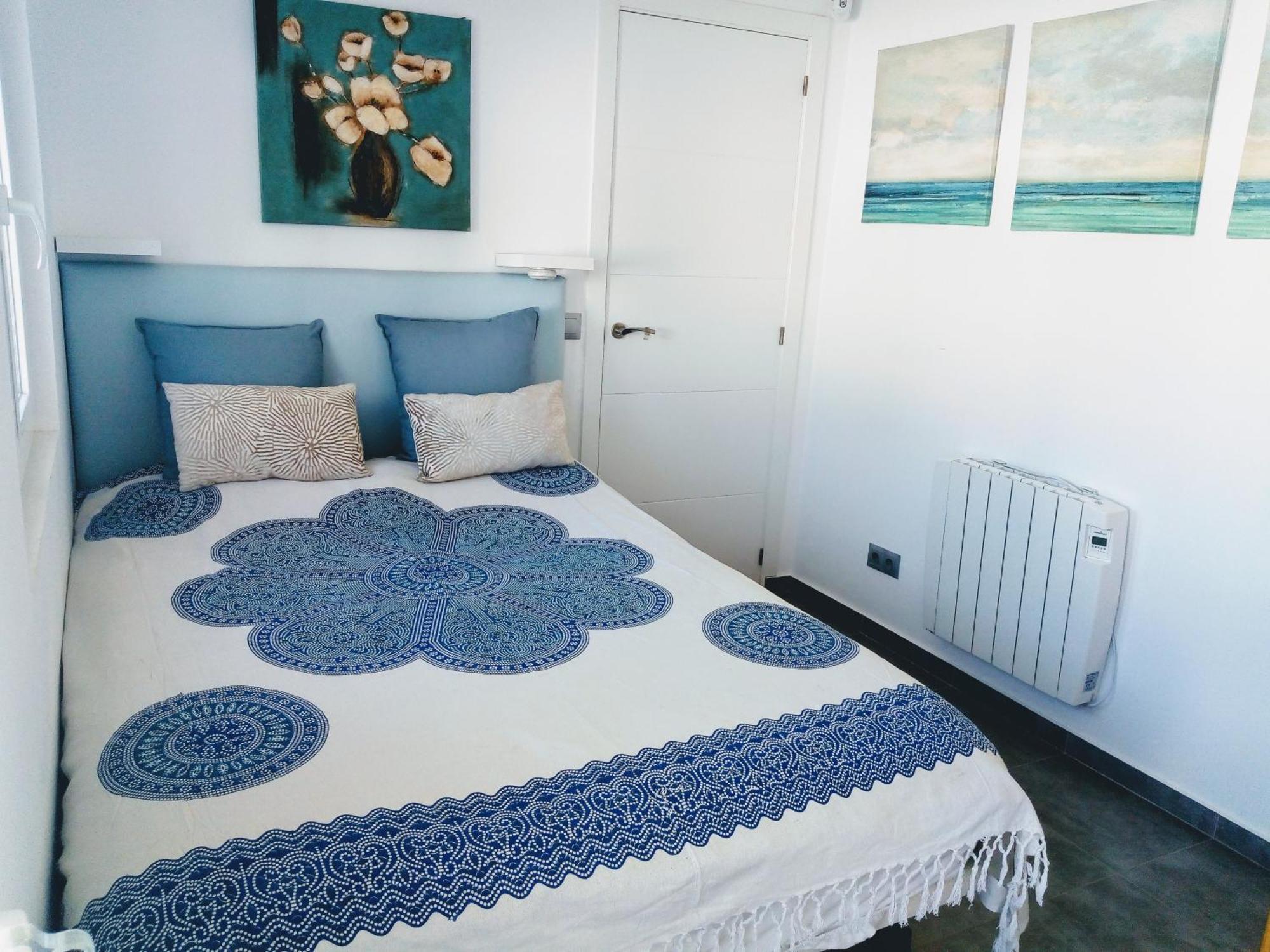 Torreguadiaro - 2 Mins Walk From The Bars And Restaurants *