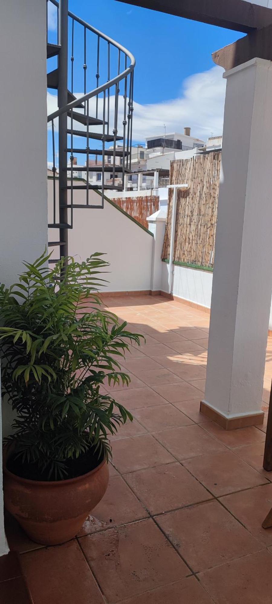 Penthouse With Hot Tub And Air Conditioning Offering Breathtaking Panoramic Mountain And Sea Views