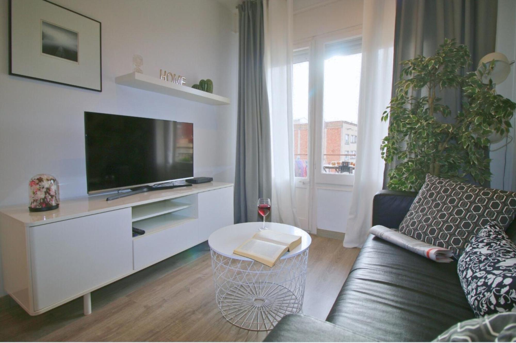 Located Close To The Metro, Perfect For 6 People * L'Hospitalet de Llobregat