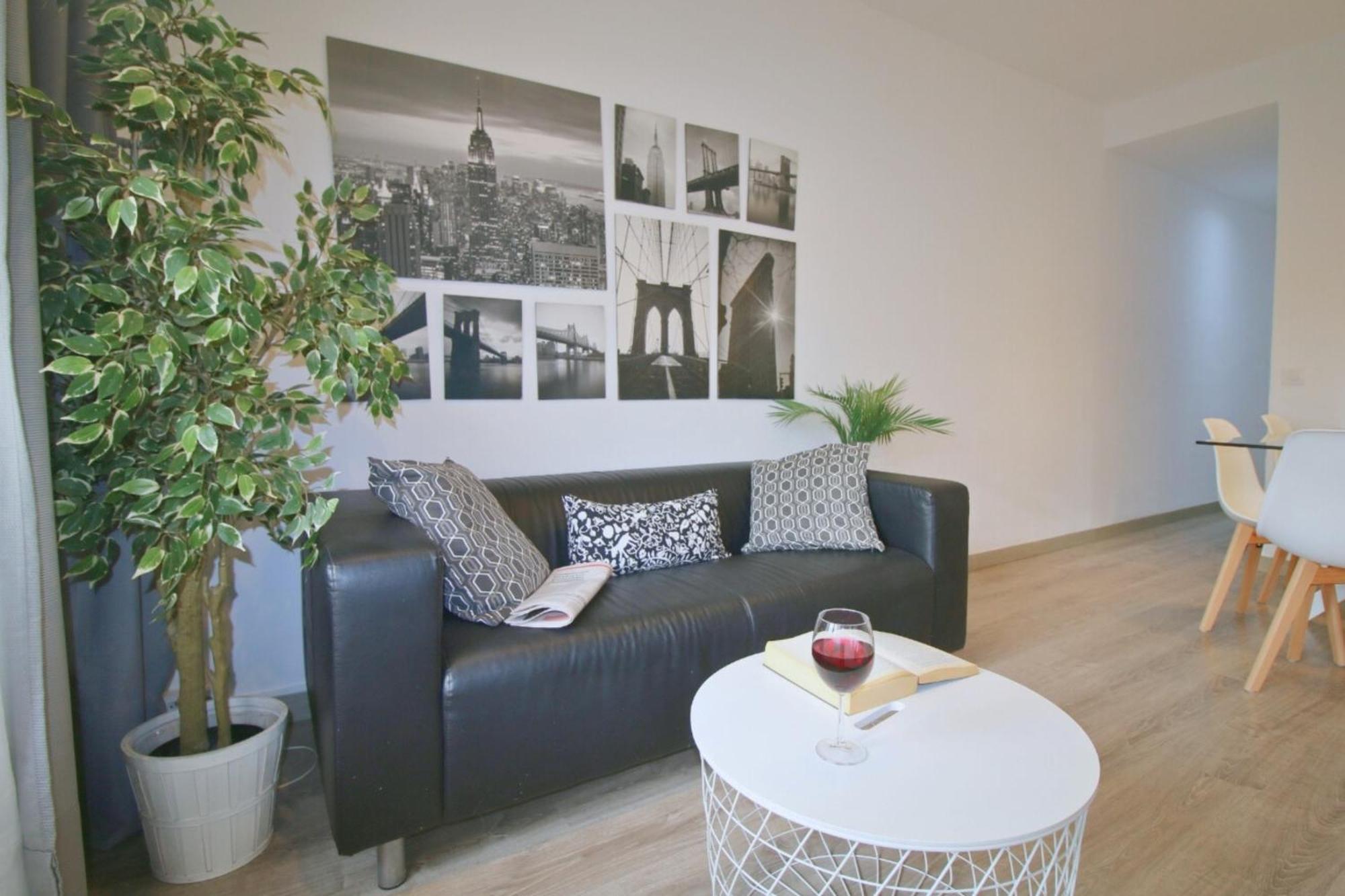 Located Close To The Metro, Perfect For 6 People * L'Hospitalet de Llobregat