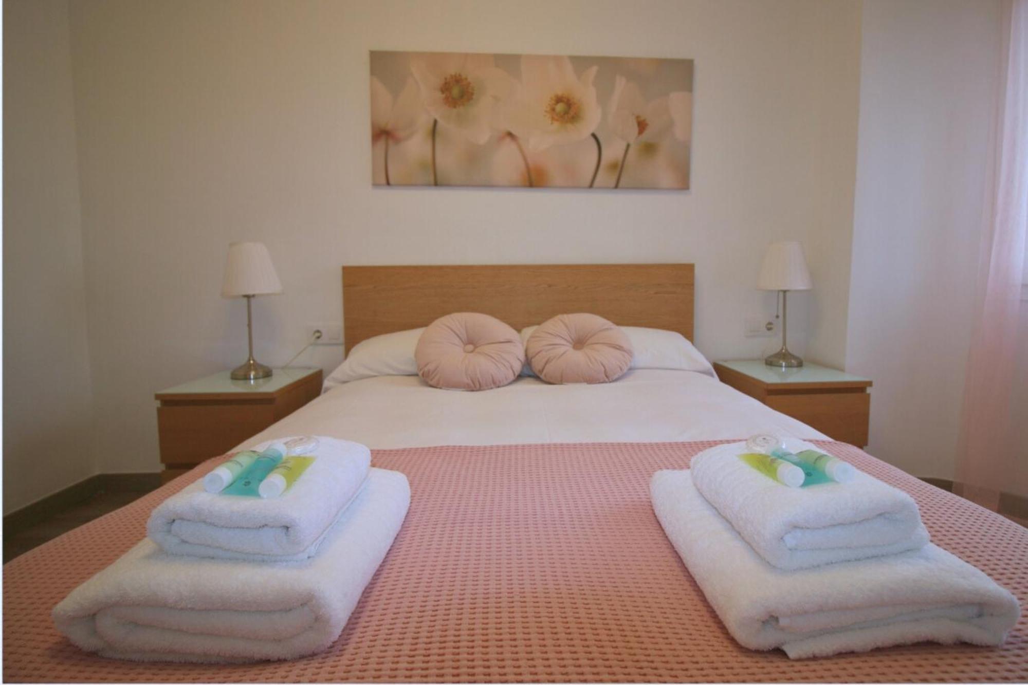 Located Close To The Metro, Perfect For 6 People