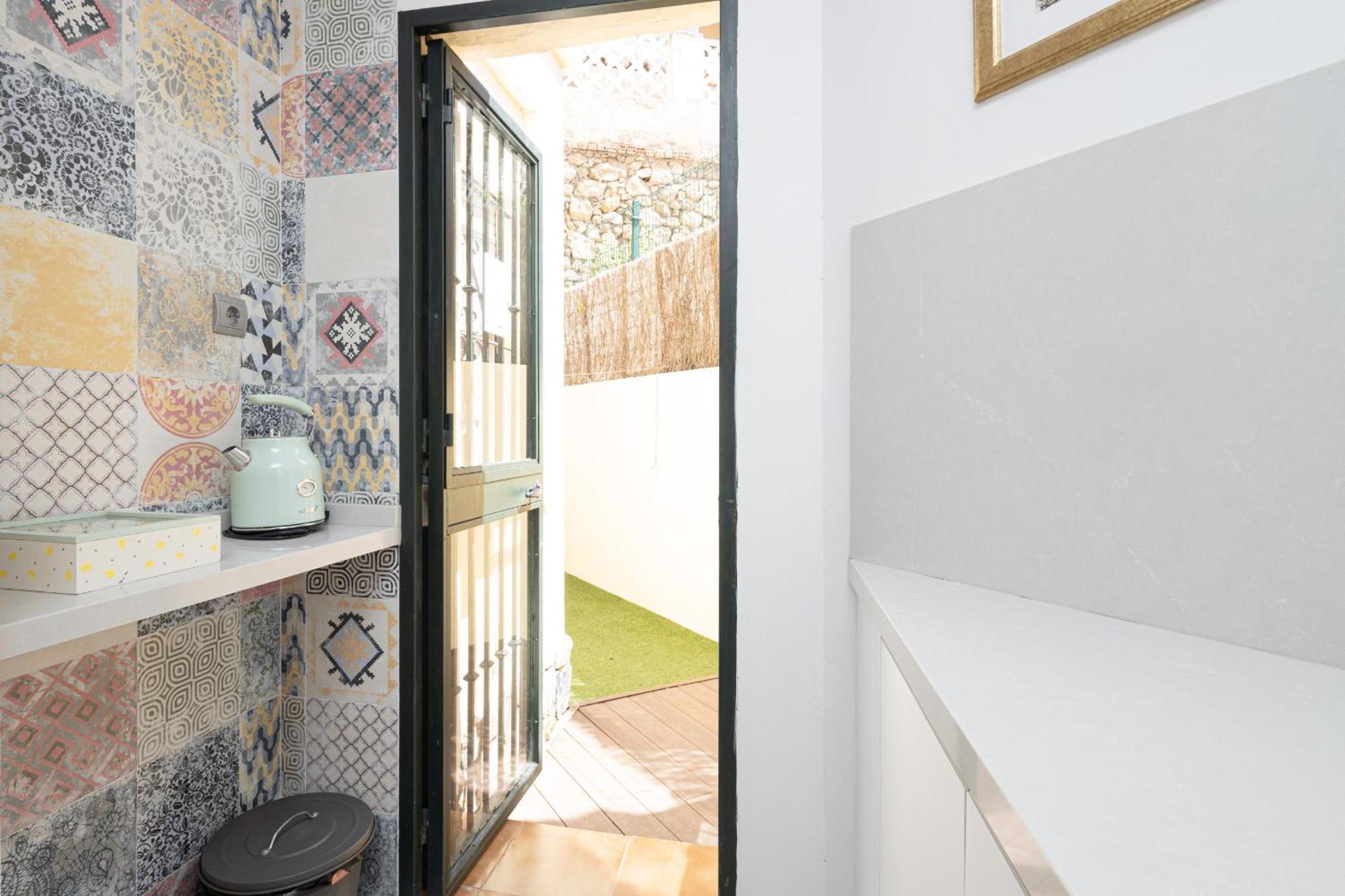 C66 Lovely 2 Bdr With Terrace Close To The Apartment