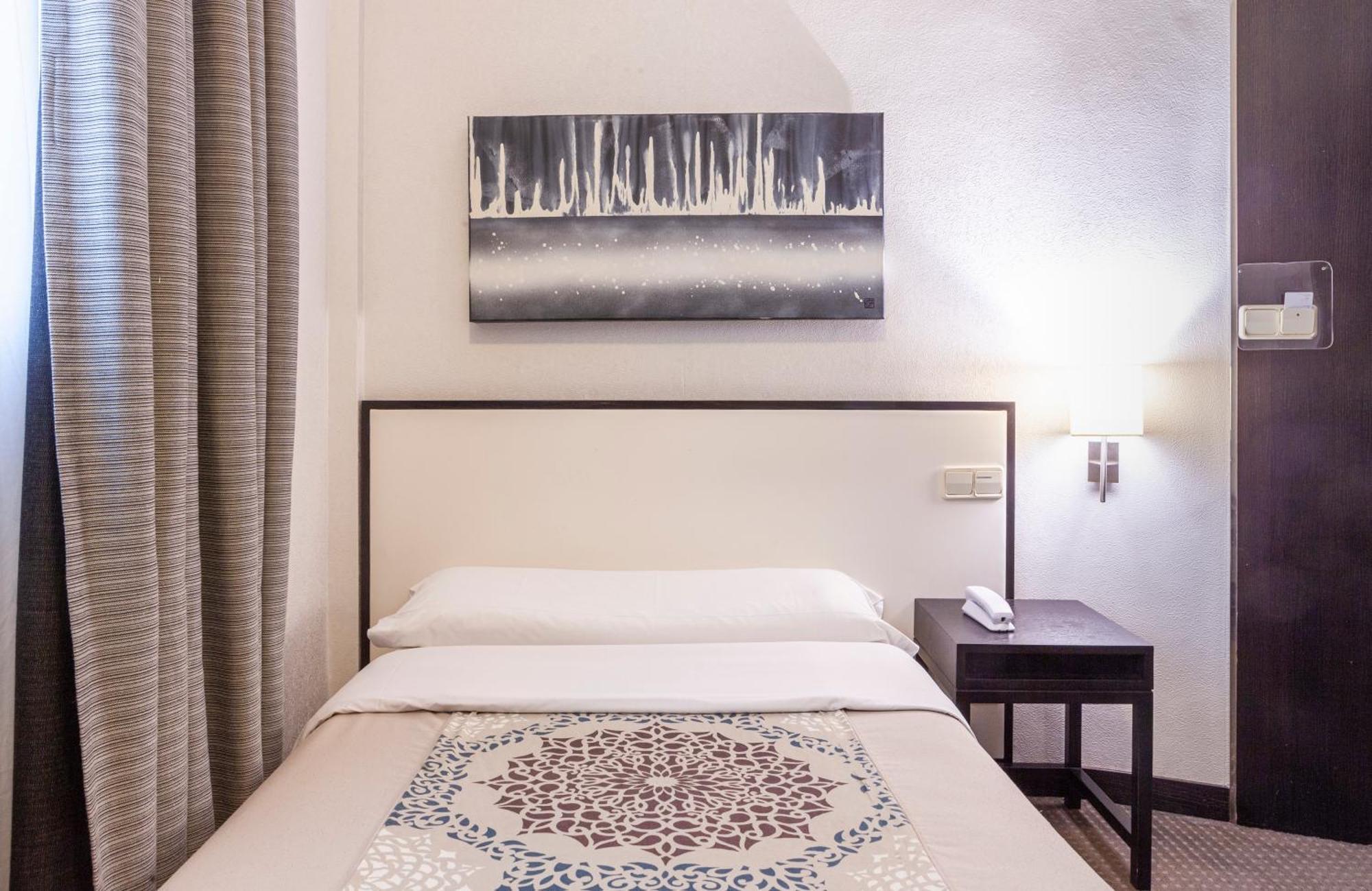 Hotel Maciá Plaza 2*