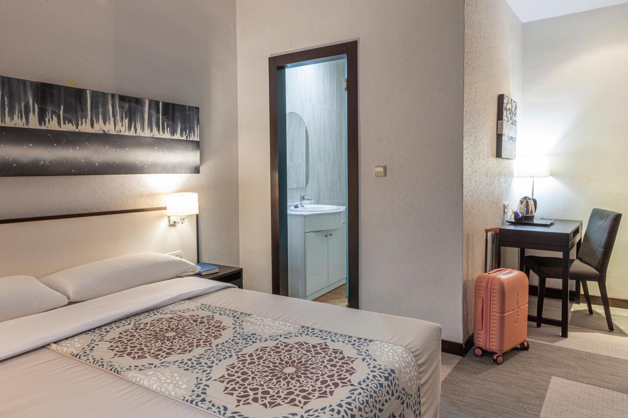 Maciá Plaza Hotel