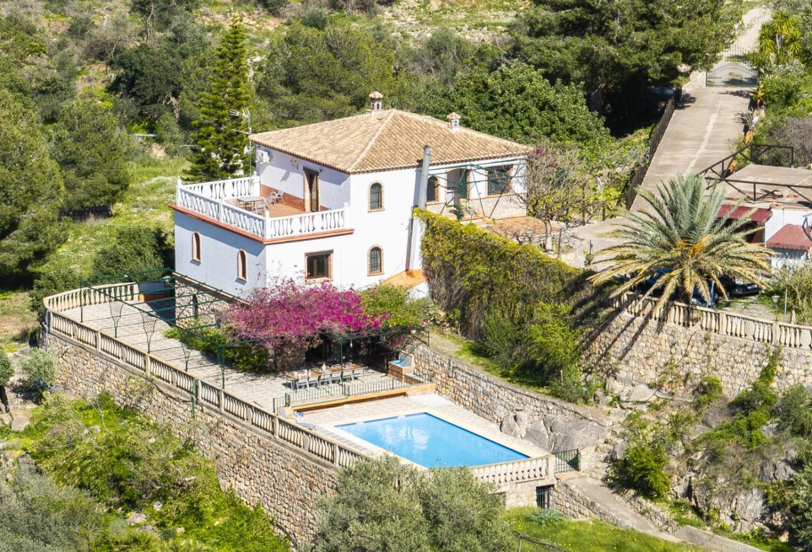Breathtaking Velez Viewpoint Villa *