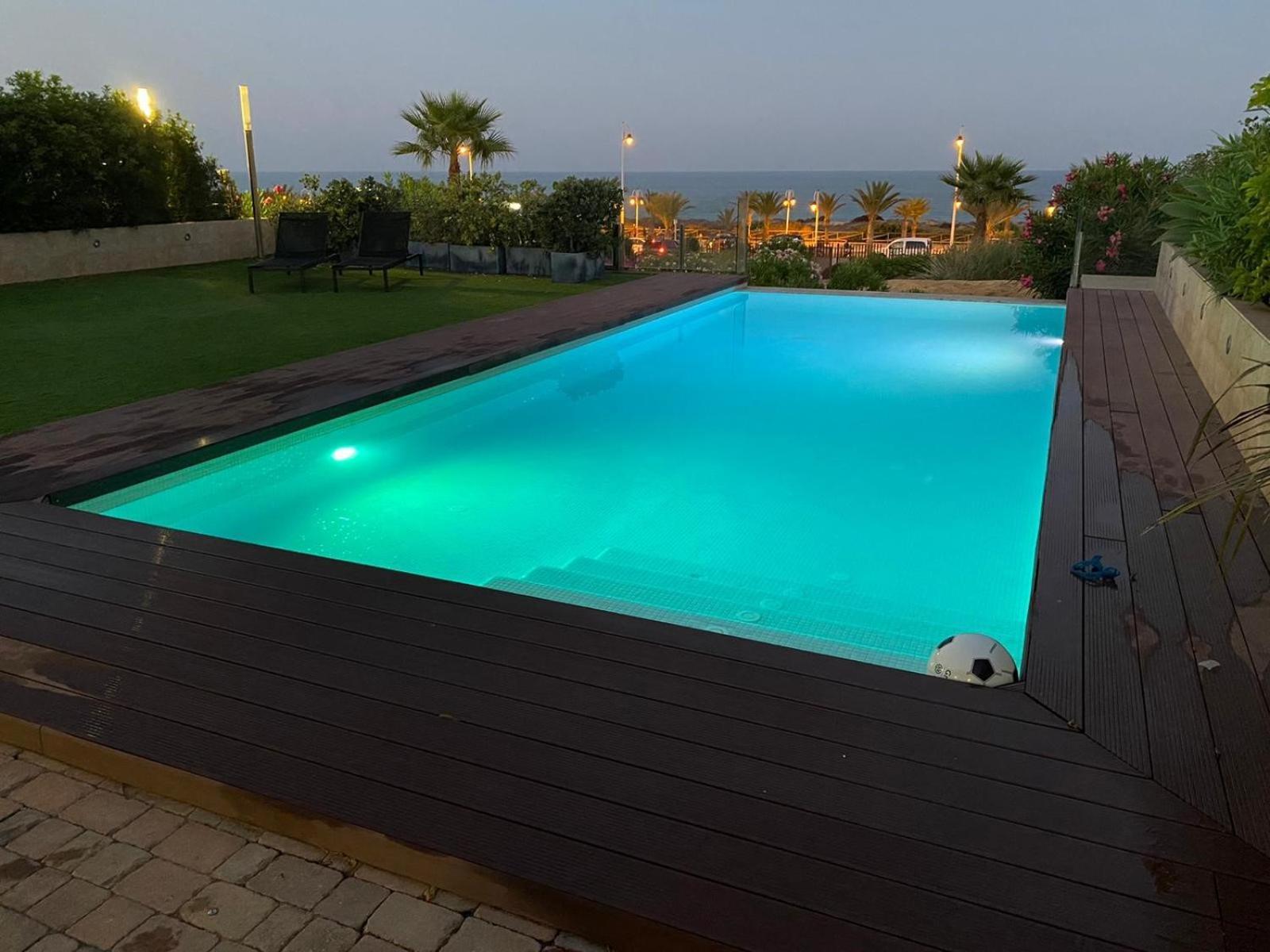 De Lujo Villa Arenales del Sol