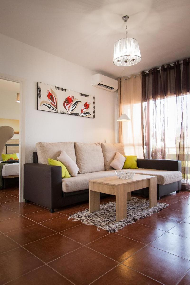 Holidays2torremolinos De 3 Con Terraza Y Piscina Comunitaria Torremolinos