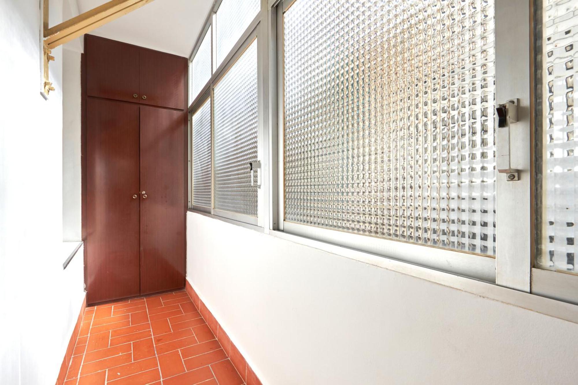 Vibrant And Modern Apartment Barcelona