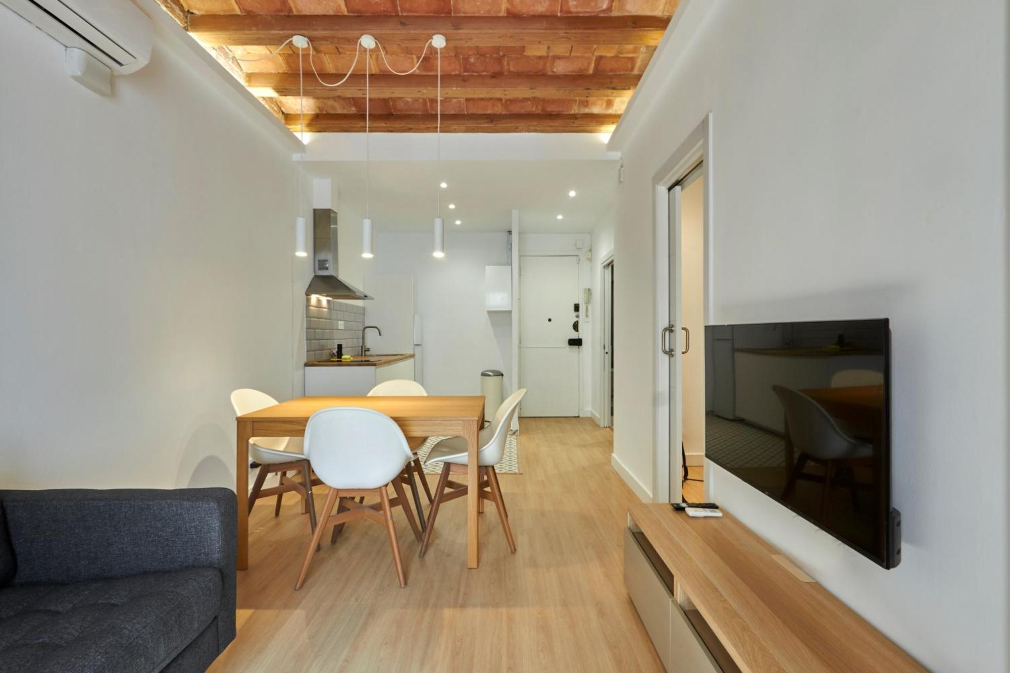 Apartment Vibrant And Modern