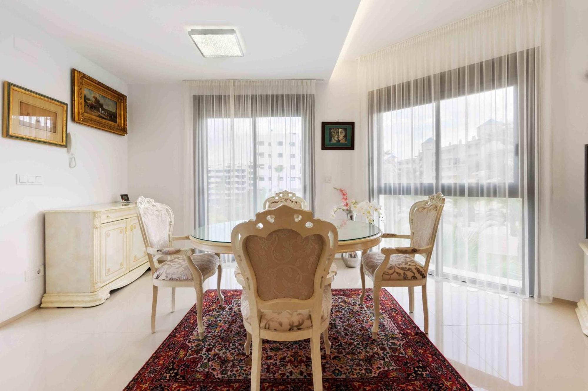 Beach Avenue Garden * Arenales del Sol