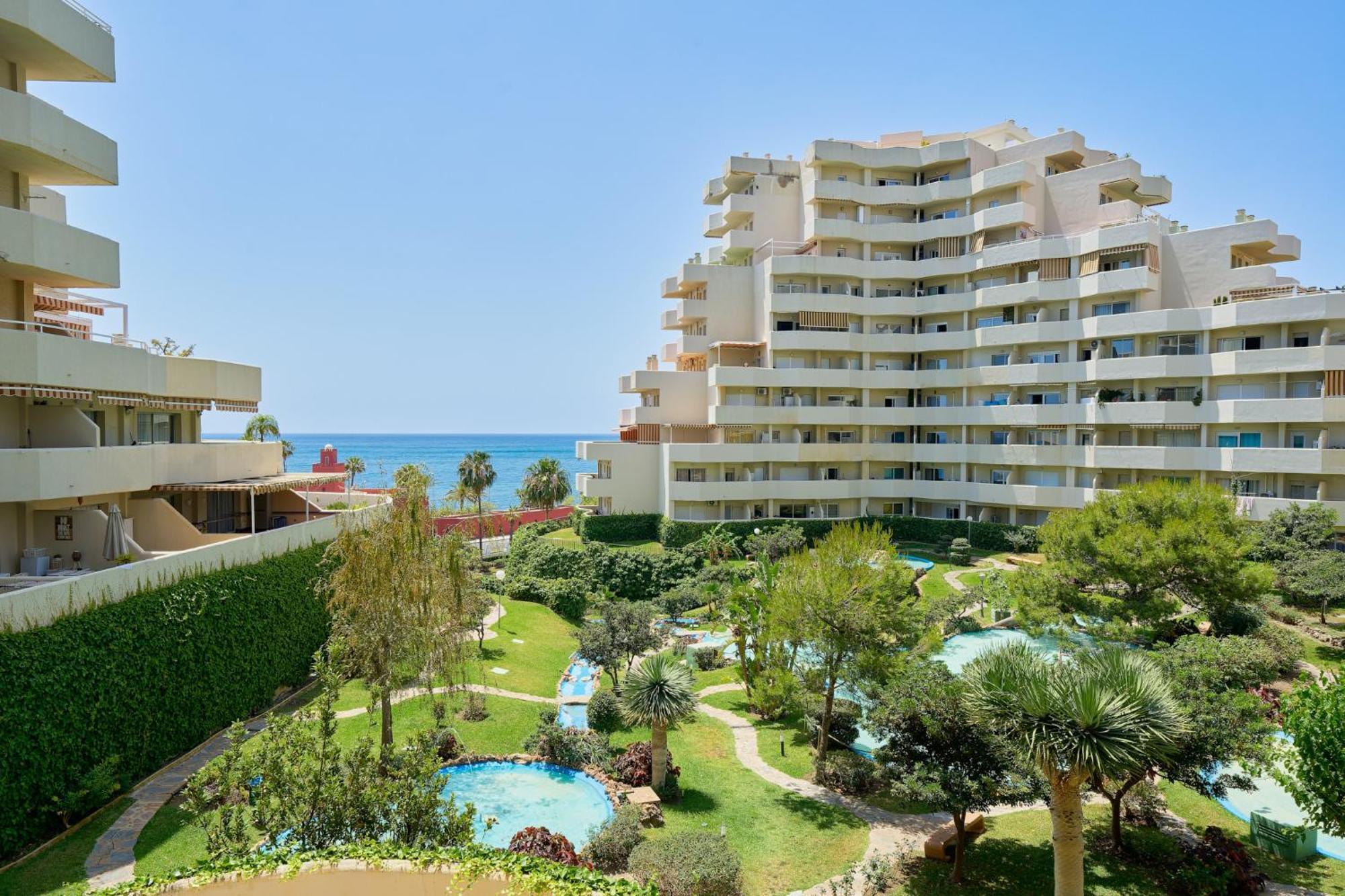 Apartamento Benalbeach Playa - Tu Hogar Frente Al Mar, Complejo 4 Piscinas
