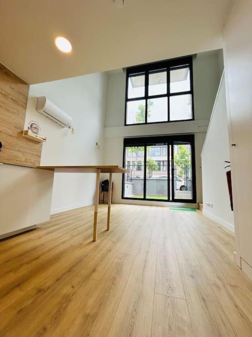 Loft 007 Con Jardin, Piscina, Garaje Y Netflix Apartamento