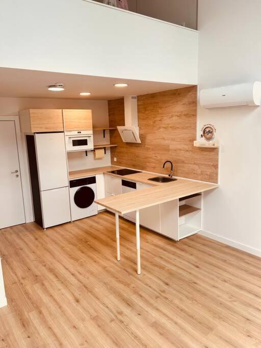 Apartamento Loft 007 Con Jardin, Piscina, Garaje Y Netflix *