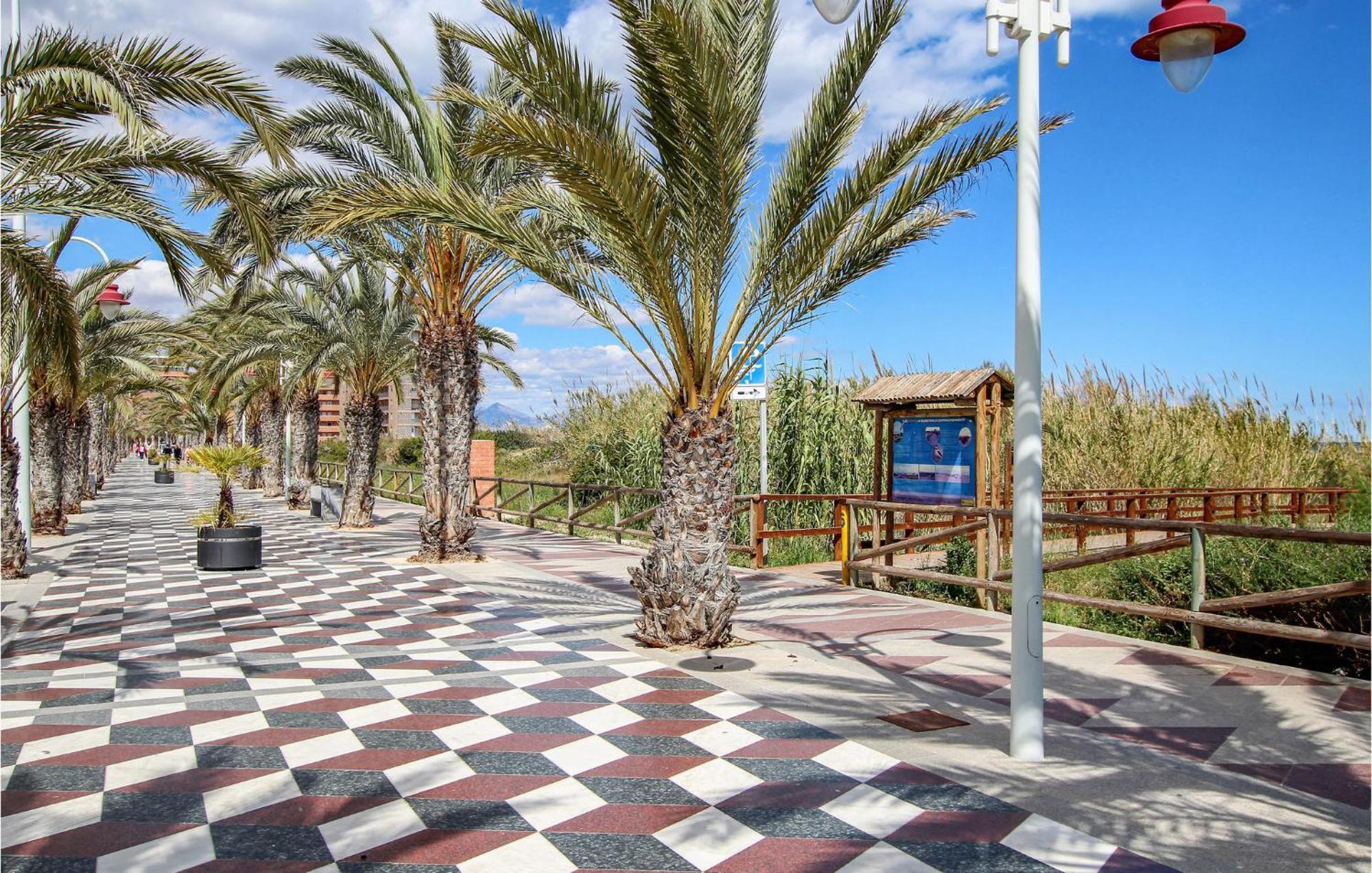 Apartamento 2 Bedroom Cozy In