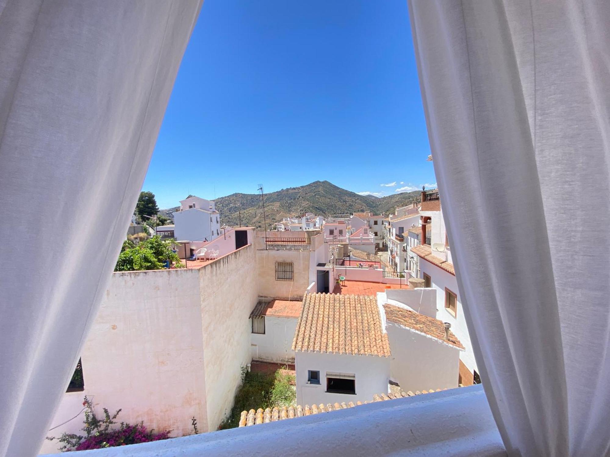 Casa Miguel - 3 Beautiful Availabe Sayalonga