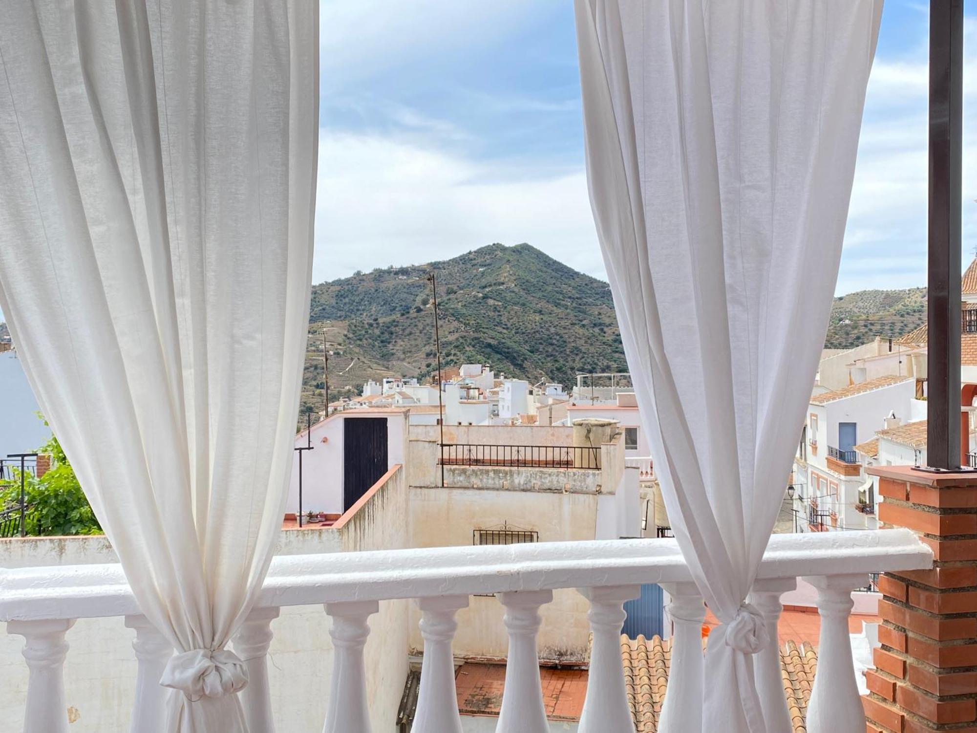 Casa Miguel - 3 Beautiful Availabe Sayalonga