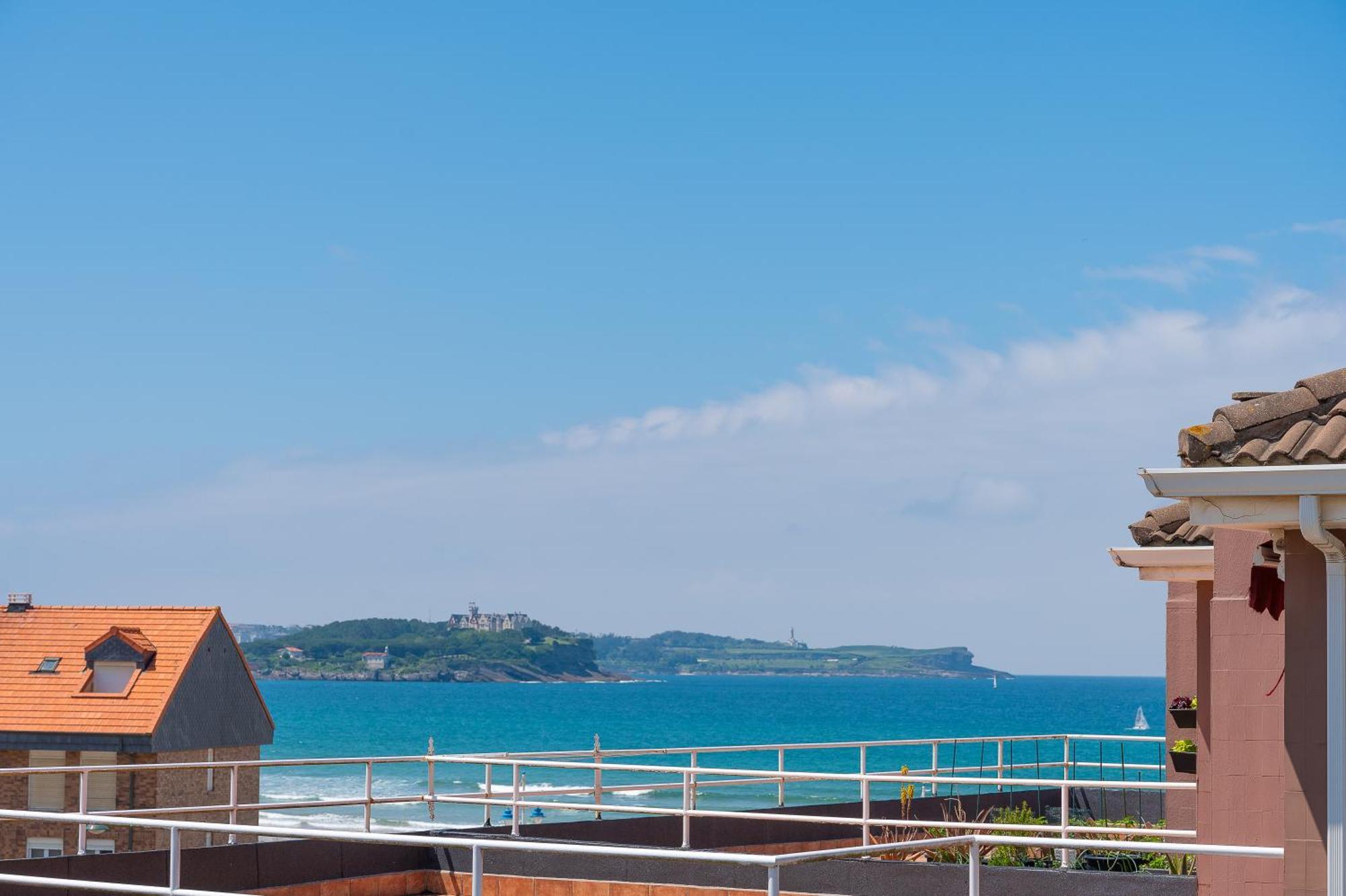 Amplio Y Moderno Junto A La Playa De Apartamento Somo