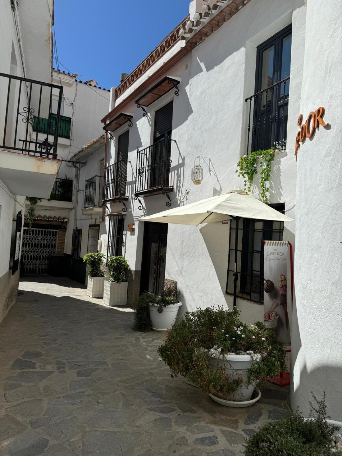 La Covacha - Unique Town House With Exclusive Pool And Garden In The Heart Of The Village Сasa de vacaciones *