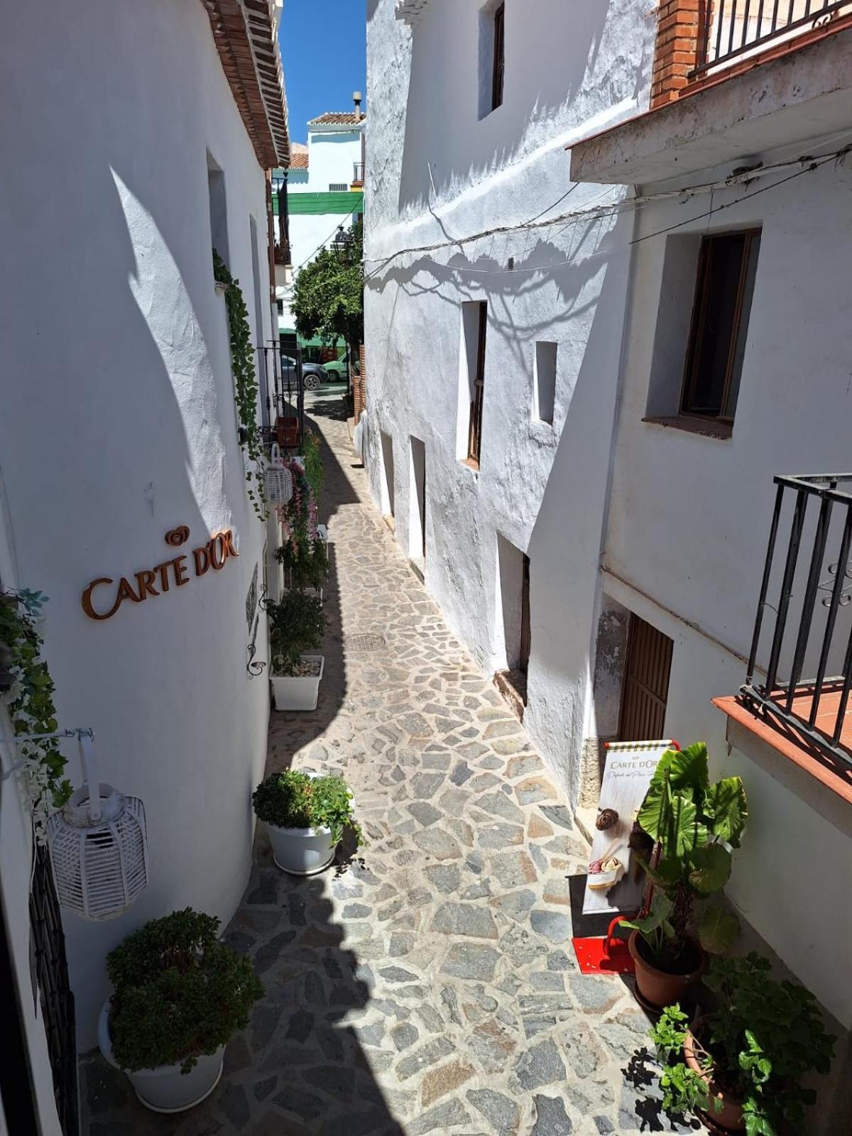 La Covacha - Unique Town House With Exclusive Pool And Garden In The Heart Of The Village Сasa de vacaciones
