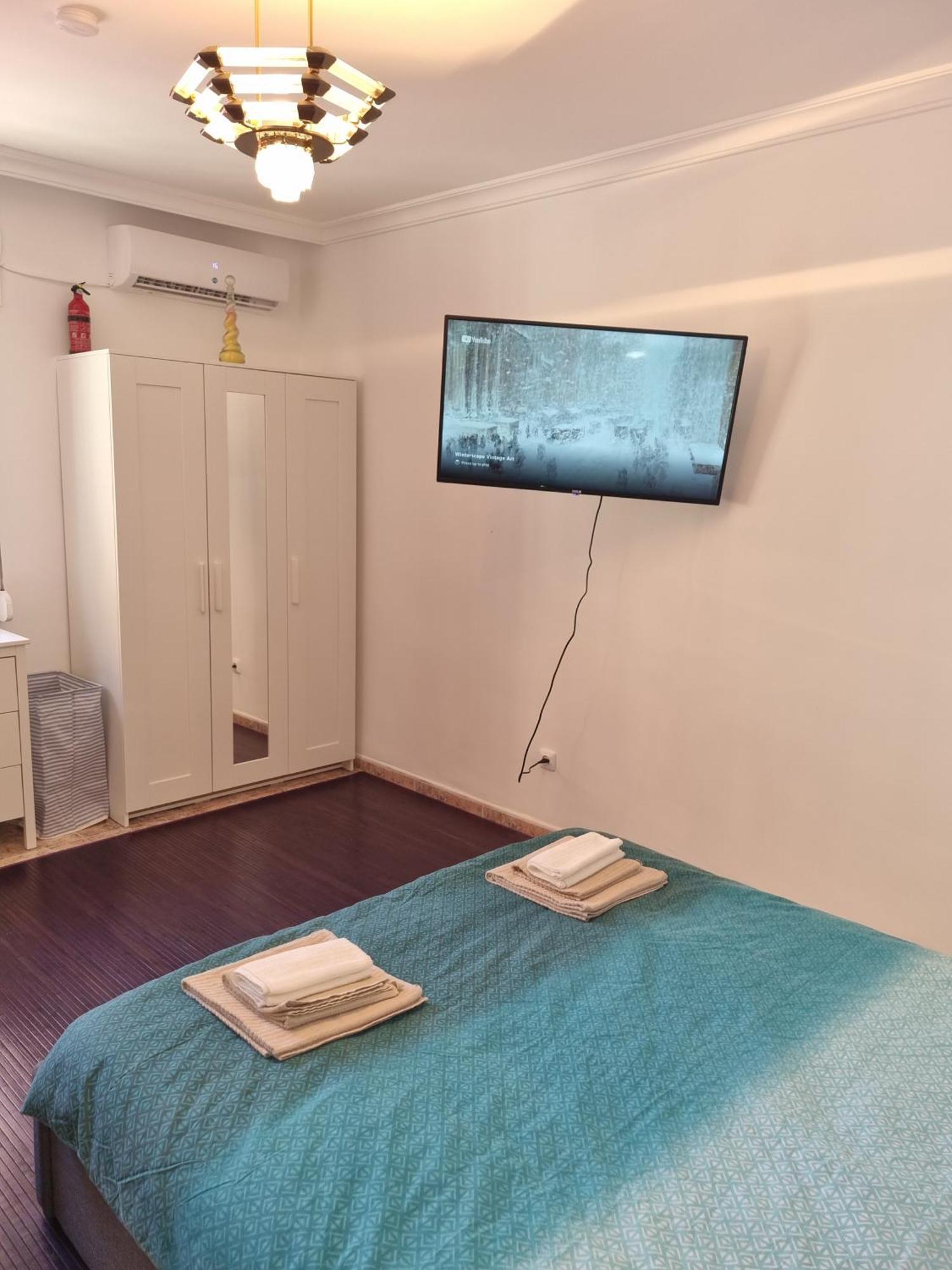 Newly Decorated Close To