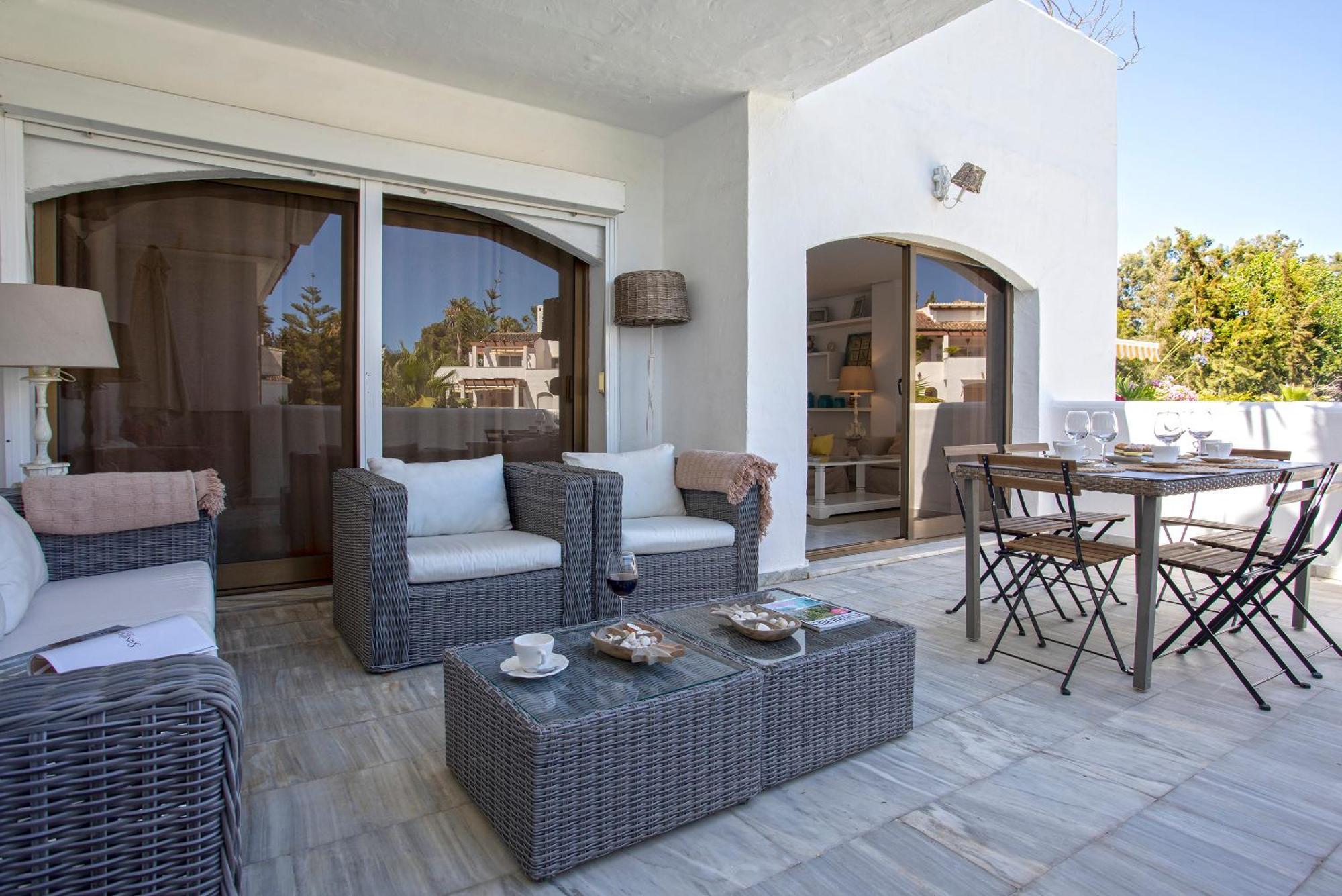 Golden By Rent Me * Marbella