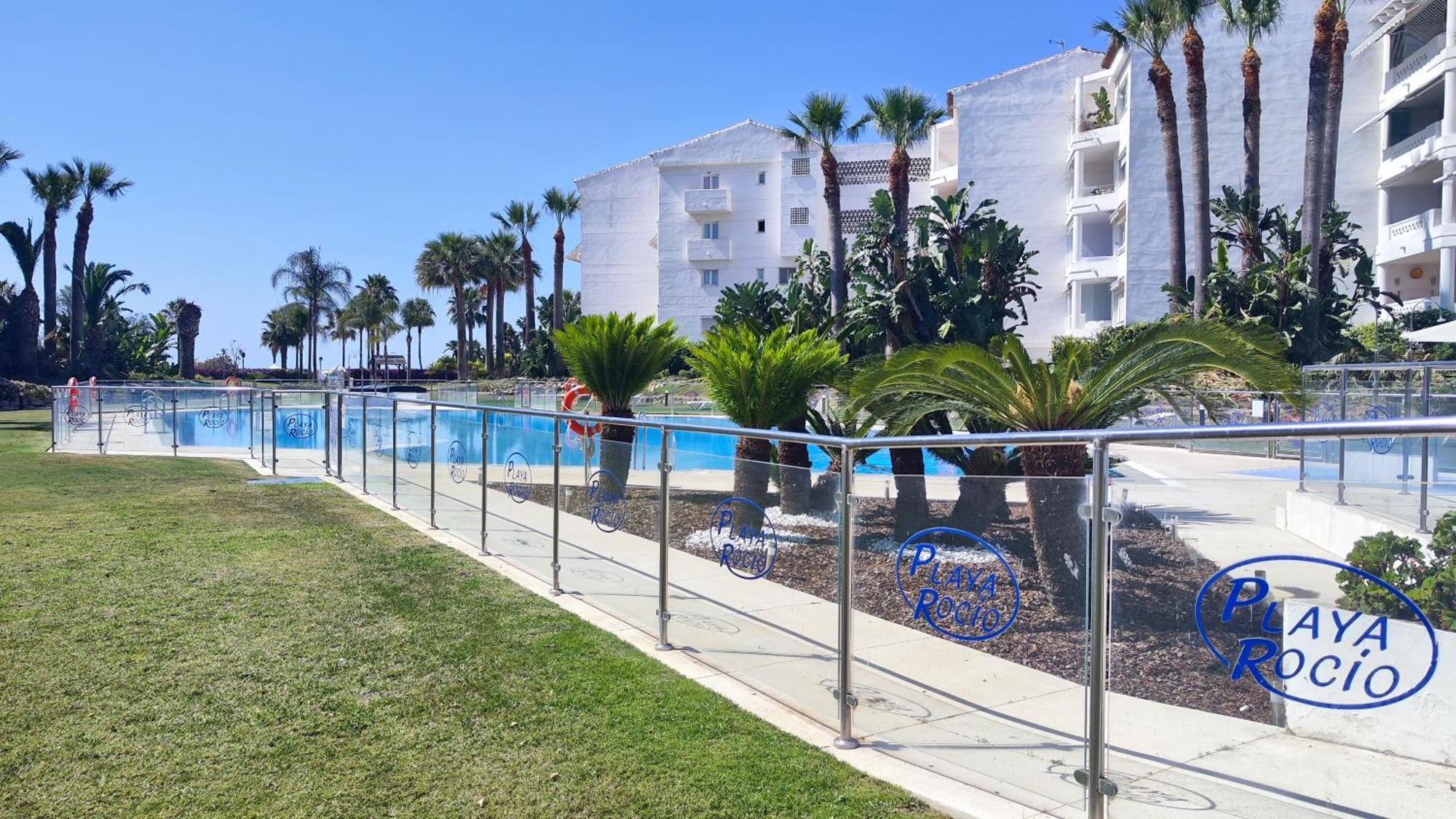 Playa Rocio Calm Beachfront Apartment- 2bdr * Marbella