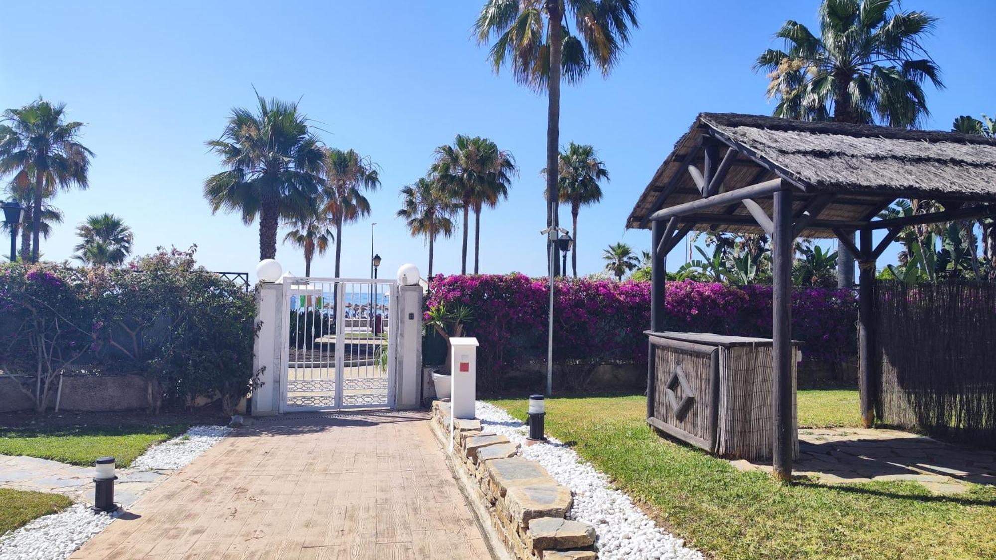 Apartamento Playa Rocio Calm Beachfront Apartment- 2bdr