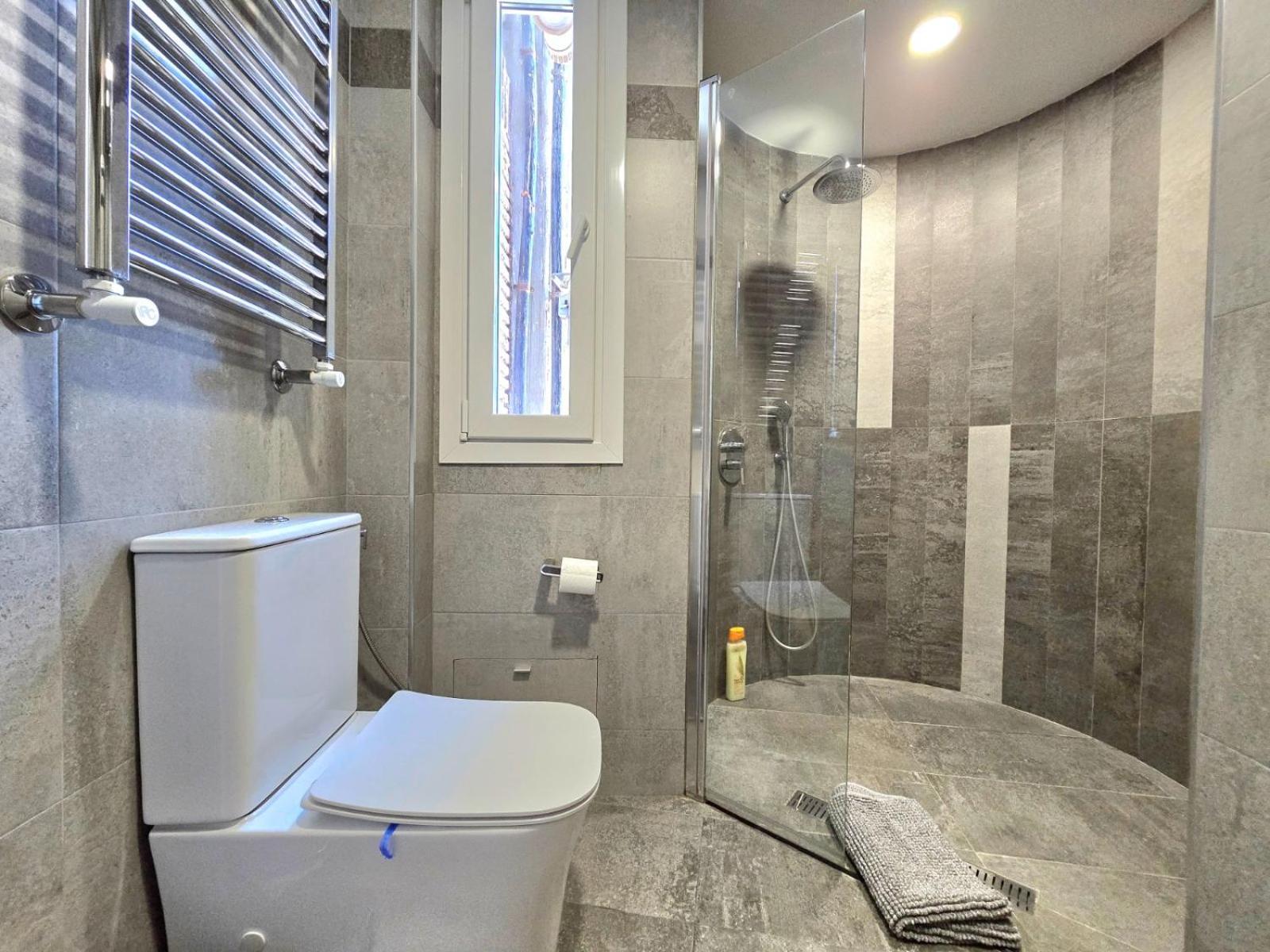 Apartamento Crystal Elegance City Center With Seasonal Pool