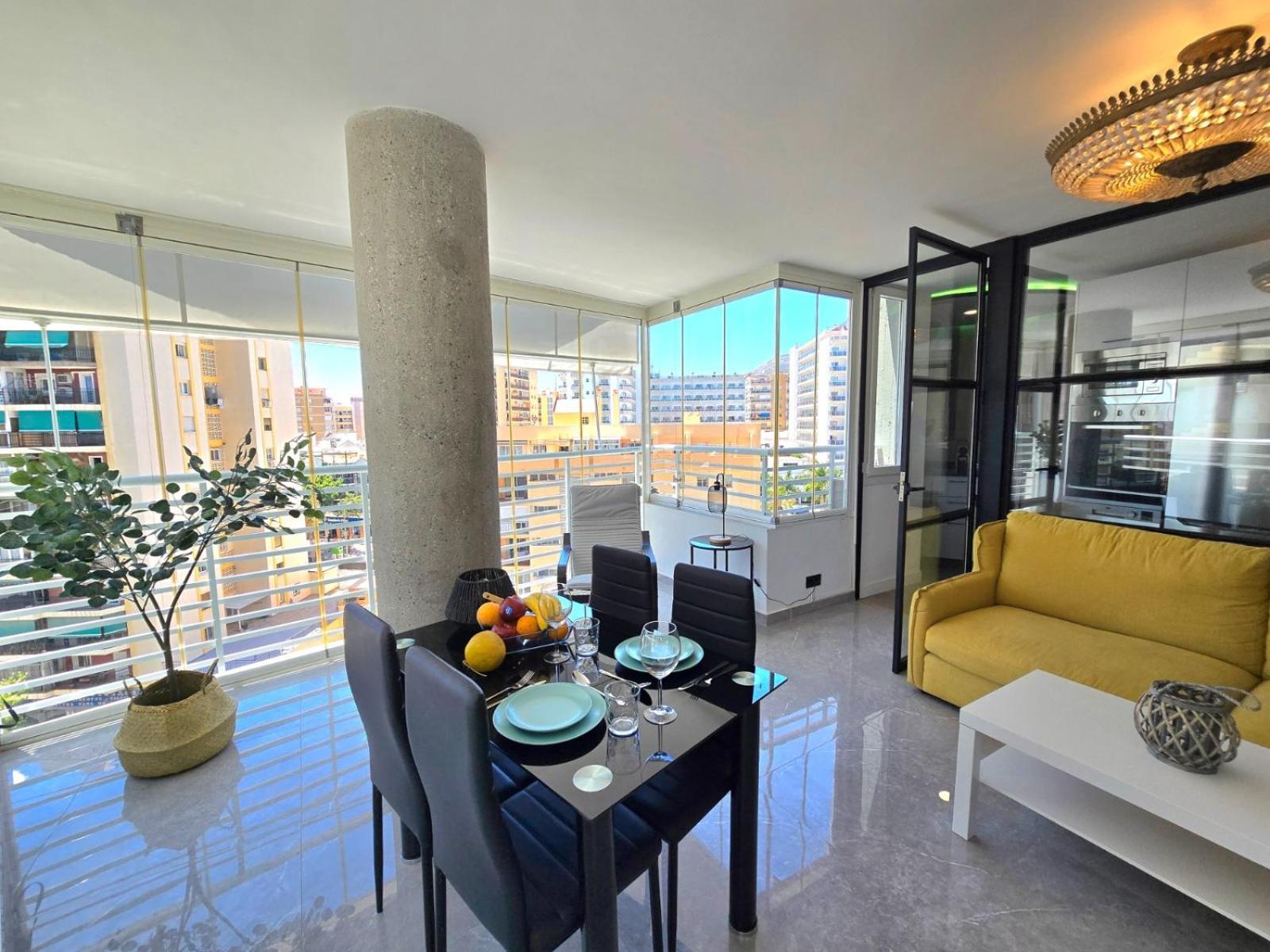 Crystal Elegance City Center With Seasonal Pool Apartamento *
