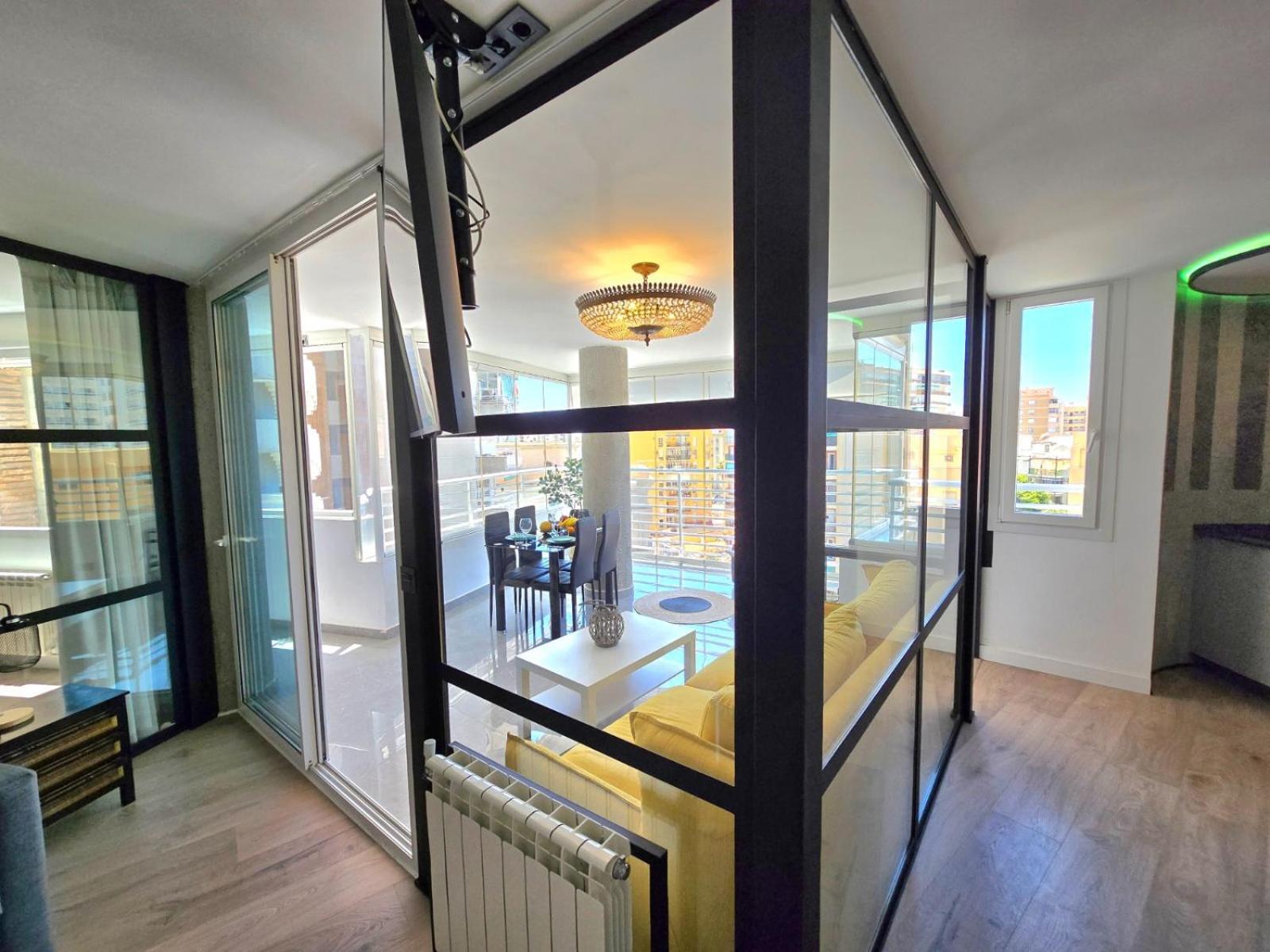 Crystal Elegance City Center With Seasonal Pool Apartamento Torremolinos