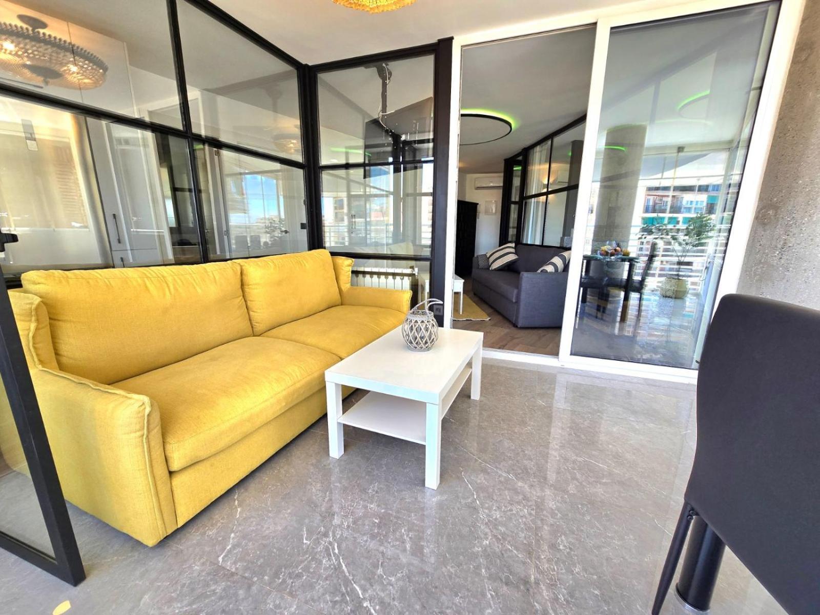 Apartamento Crystal Elegance City Center With Seasonal Pool