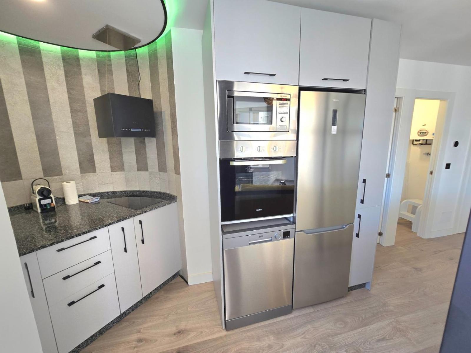 Apartamento Crystal Elegance City Center With Seasonal Pool *