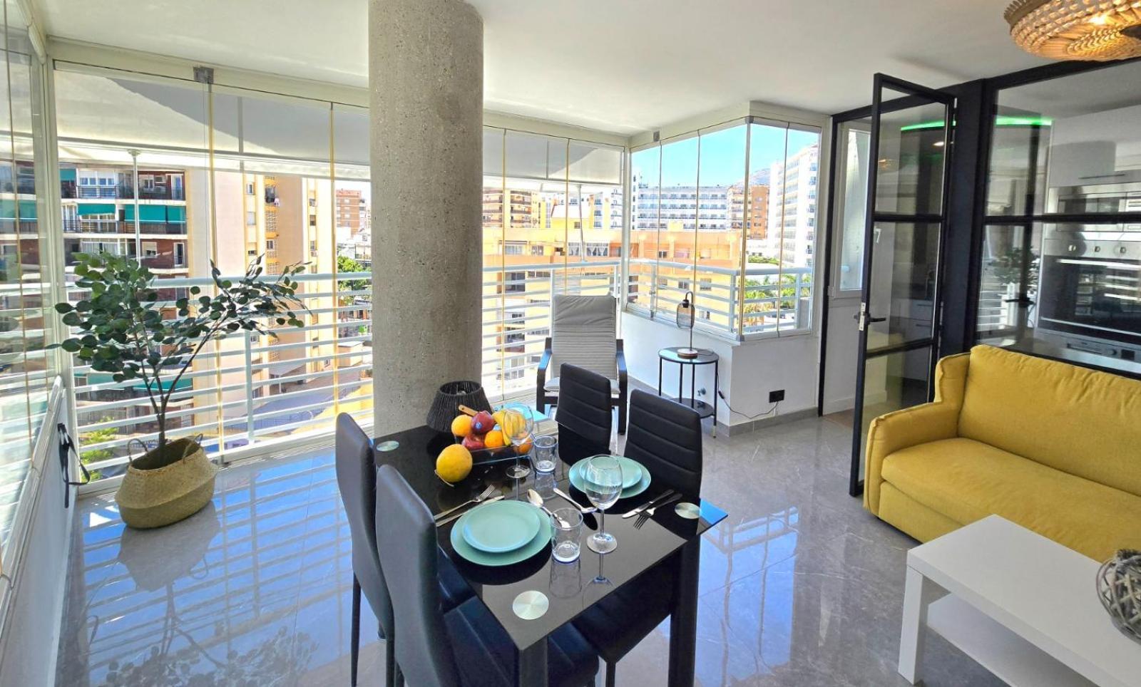 Crystal Elegance City Center With Seasonal Pool Apartamento *
