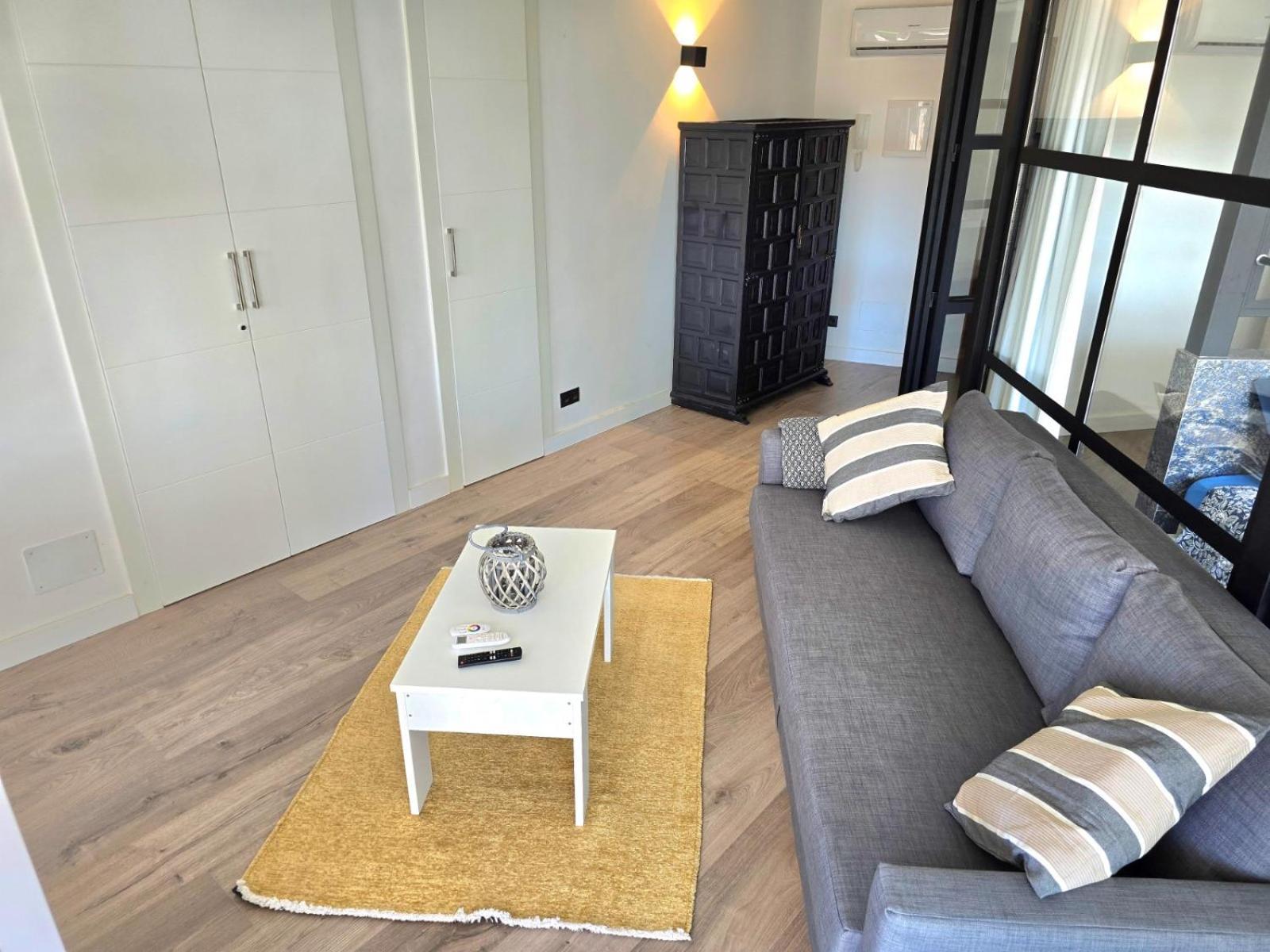 Apartamento Crystal Elegance City Center With Seasonal Pool *
