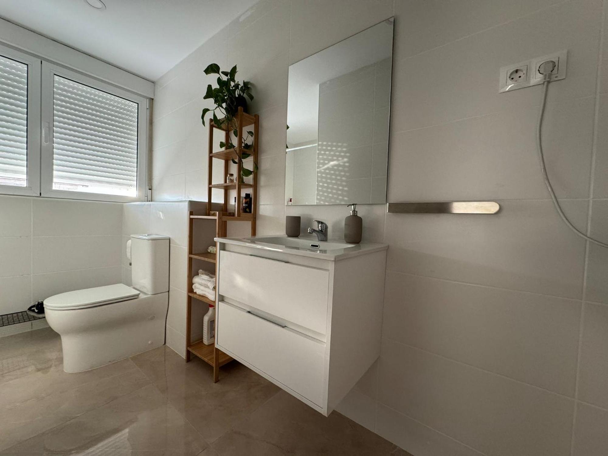 Tokyo Genoveses Premium Con Bano Privado *