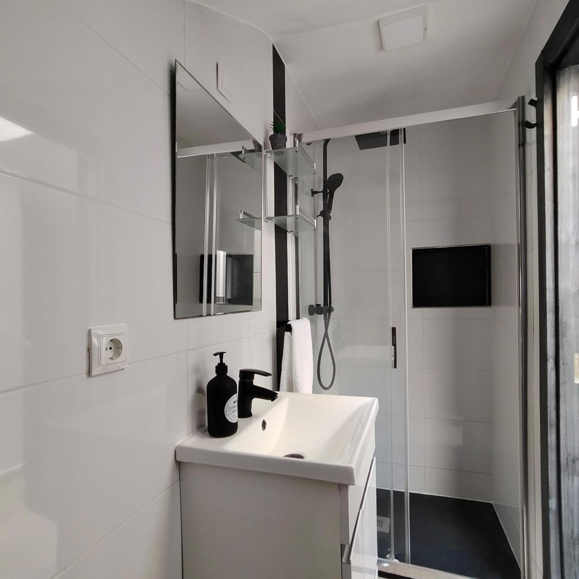 Acogedora En Zona Tranquila Habitación en casa particular Almería